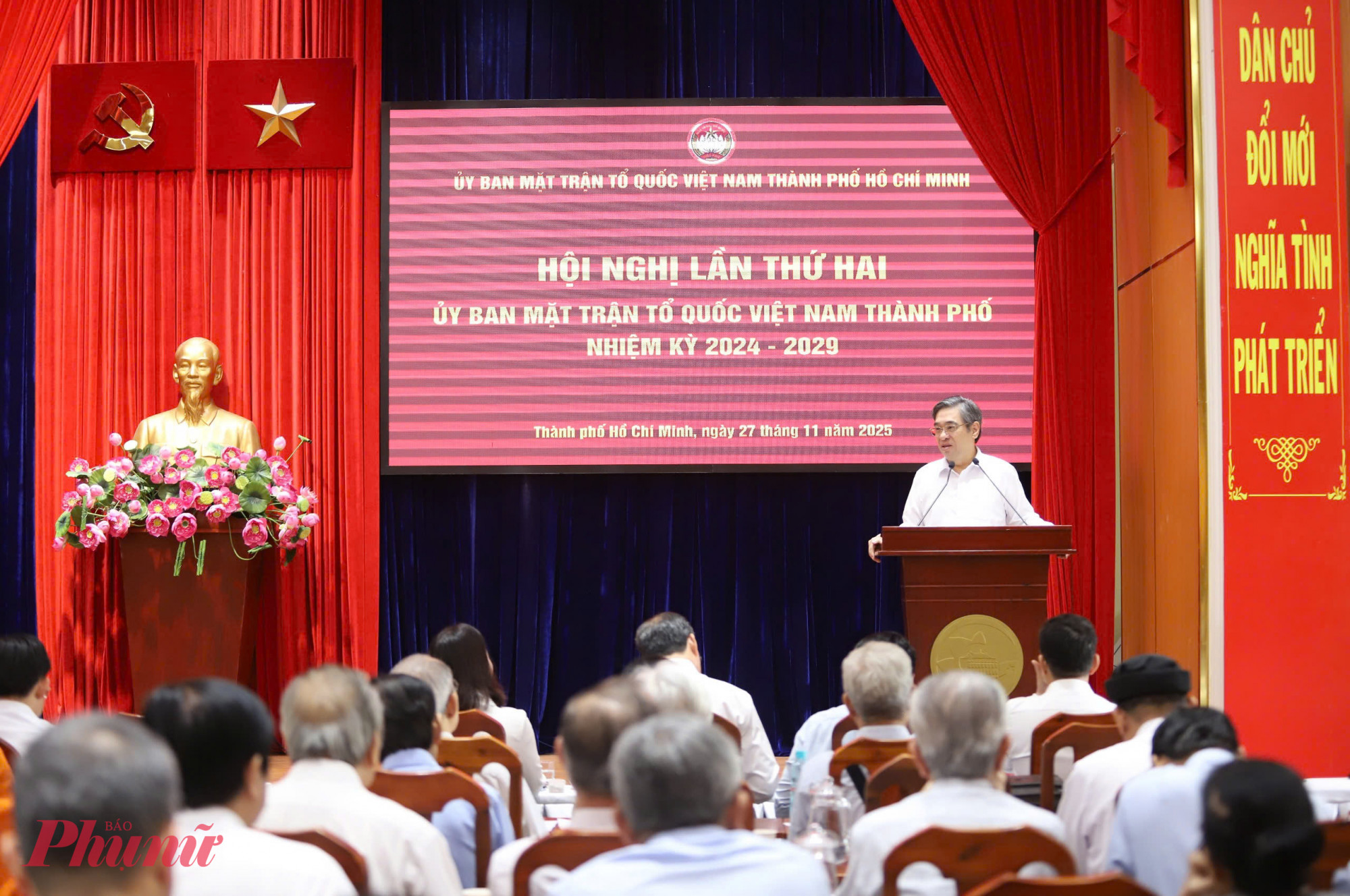 Ông Nguyễn Phước Lộc - Phó bí thư Thành ủy, Chủ tịch Ủy ban MTTQ Việt Nam TPHCM phát biểu tại hội nghị - Ảnh: Thanh Tâm