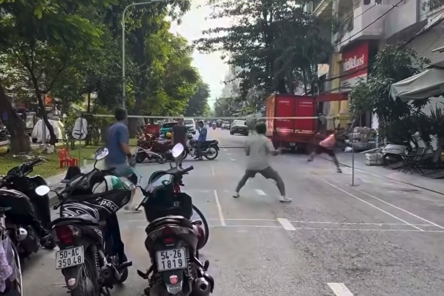 Ảnh cắt từ clip vụ việc. 