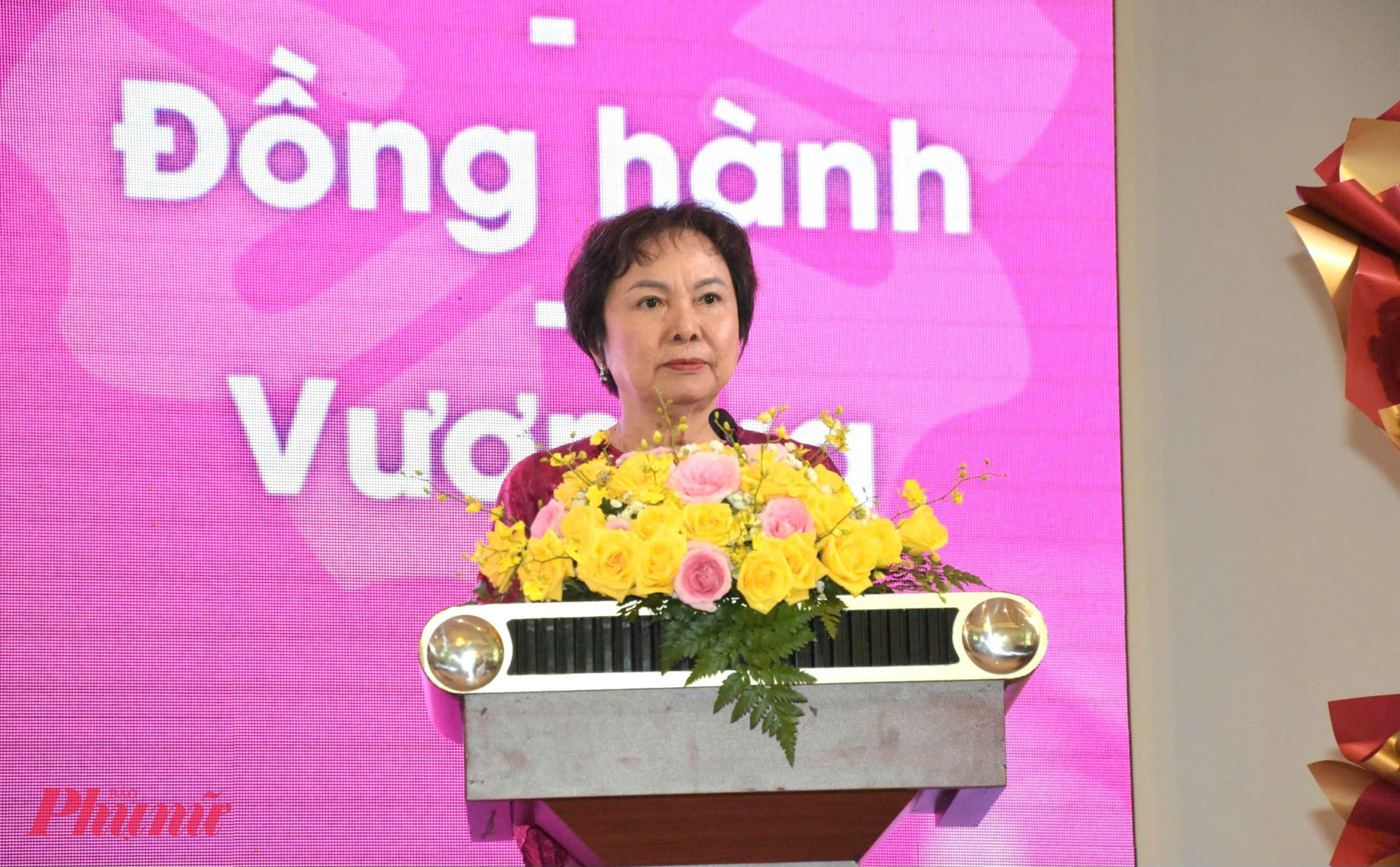 Bà Cao Ngọc Dung - Phó Chủ tịch Hội nữ doanh nhân Việt Nam phát biểu chỉ đạo tại đại hội - Ảnh Phú Hữu