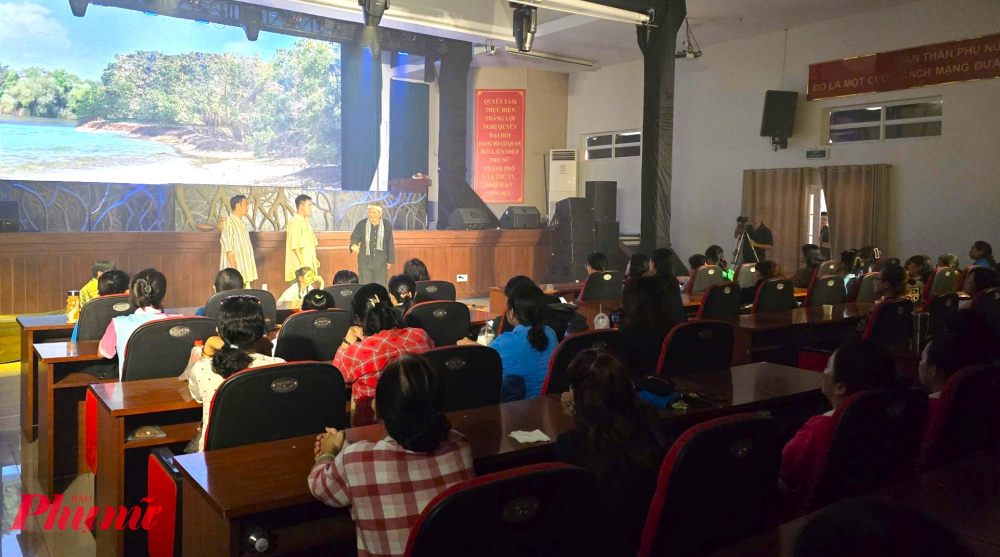 Vở kịch Cuộc hành trình tìm bức chân dung - đoạt giải A đợt I (giai đoạn 2021-2025) - được tổ chức biểu diễn quảng bá tại cơ sở sau khi được vinh danh.