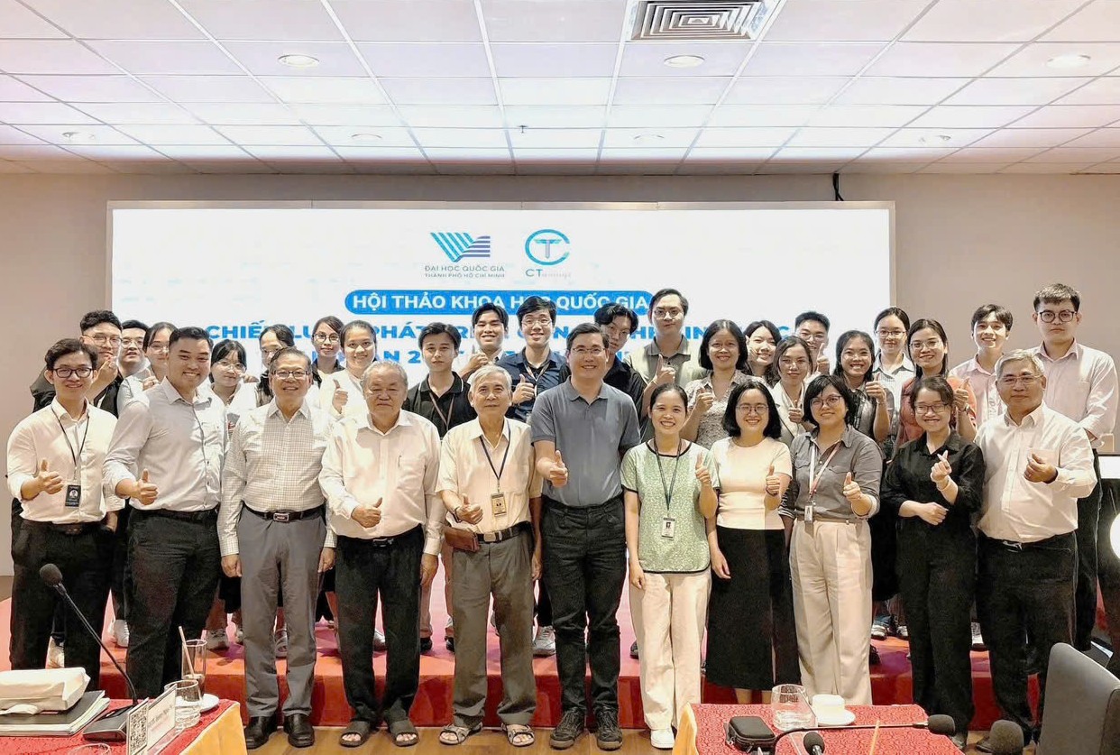 Giáo sư - tiến sĩ Henry Nguyễn (thứ 3 từ trái qua) hiện là thành viên hội đồng khoa học, cố vấn chuyên môn cho VGCT - Ảnh: CT Group