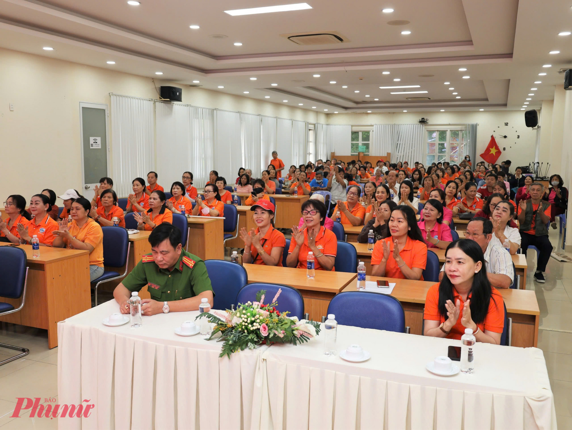 Các đại biểu tham dự lễ phát động