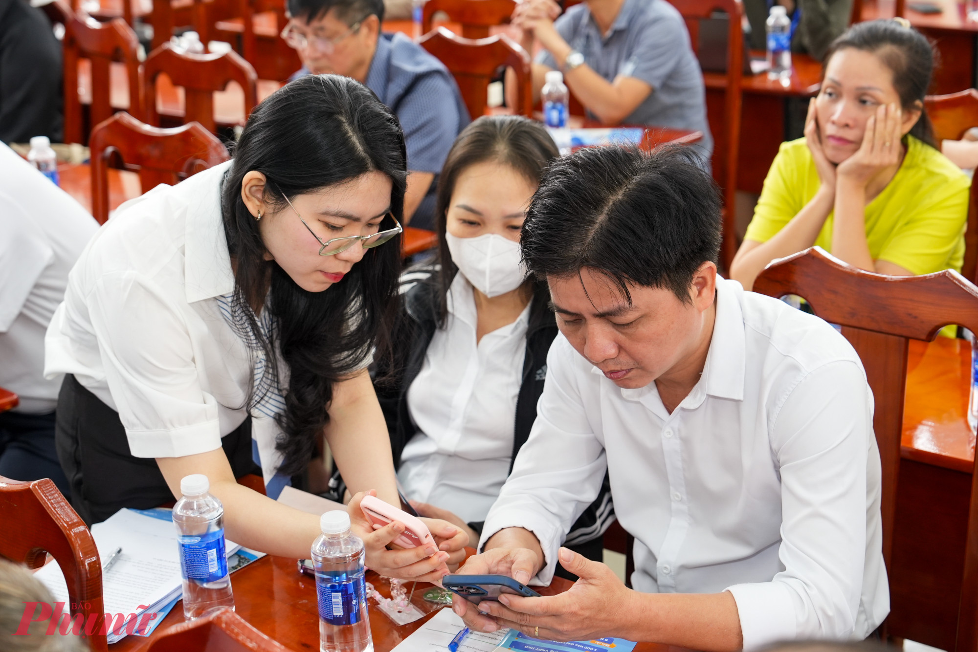 Các hộ kinh doanh tại phường Thủ Đức đang được hướng dẫn áp dụng công nghệ 