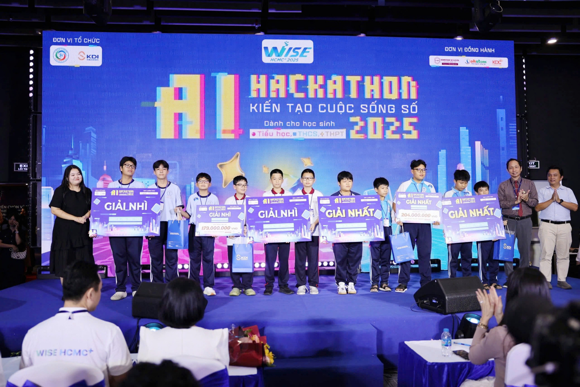 Các đội thi giành chiến thẳng ở bảng B - Ảnh: BTC