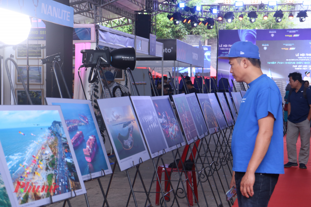 Triển lãm Liên hoan khu vực TPHCM lần thứ 15 tại Nhà Văn hóa Thanh niên