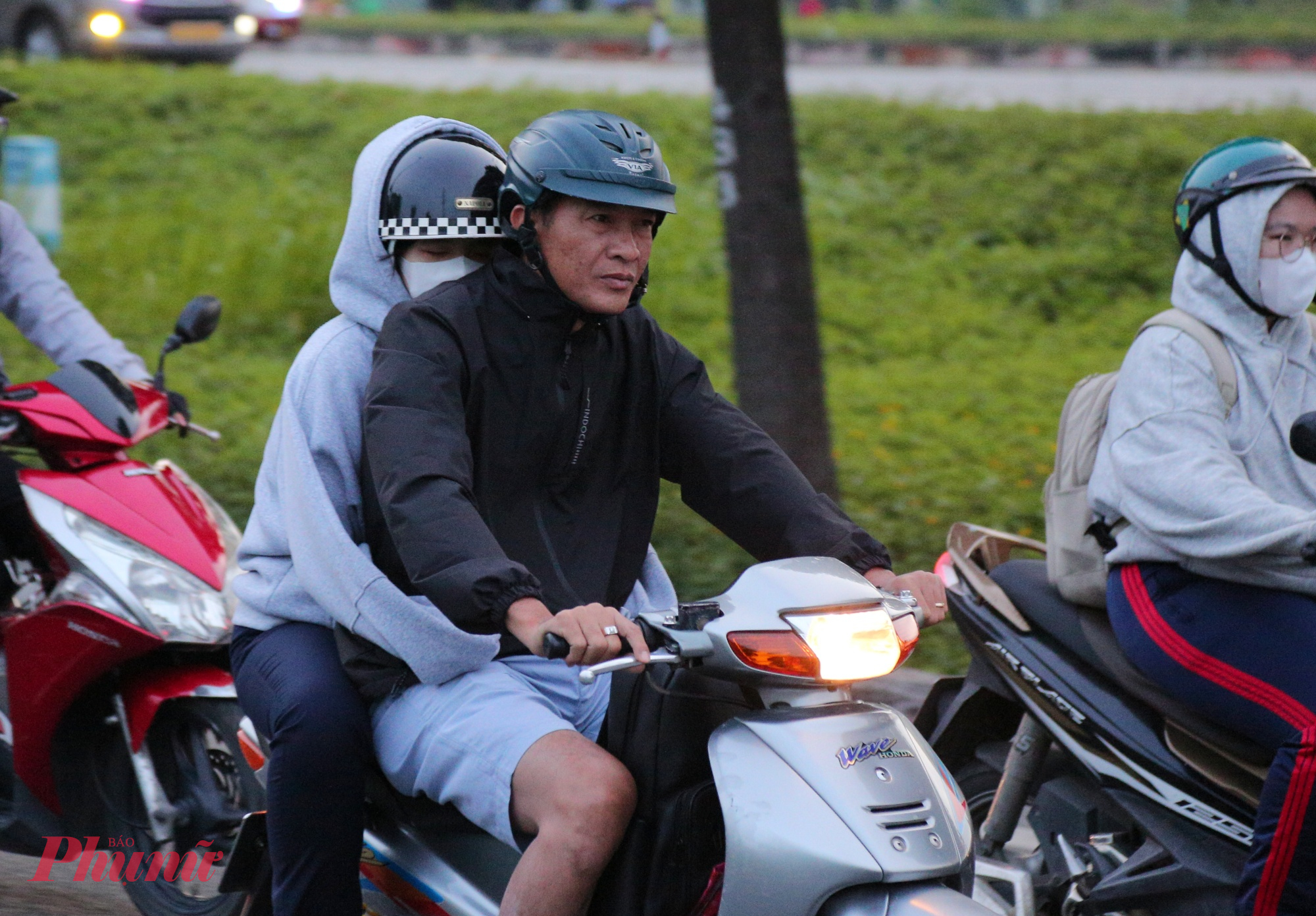 TP.HCM đang vào những ngày hiếm hoi có tiết trời lạnh nhưng dễ chịu, đủ để nhiều người cảm nhận một Sài Gòn khác lạ và bình yên