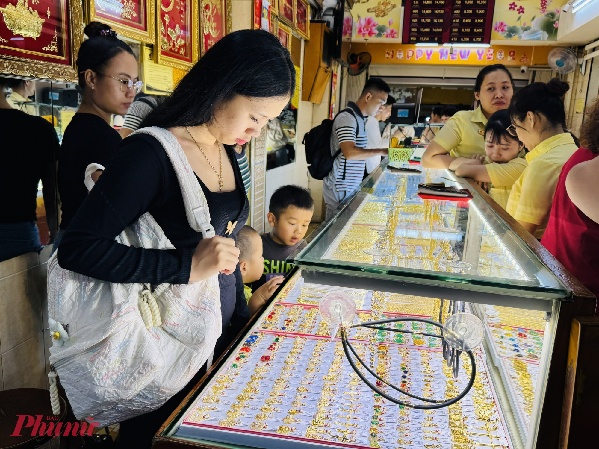 Giá vàng trong nước tiếp tục lập đỉnh lịch sử mới - Ảnh: Thanh Hoa