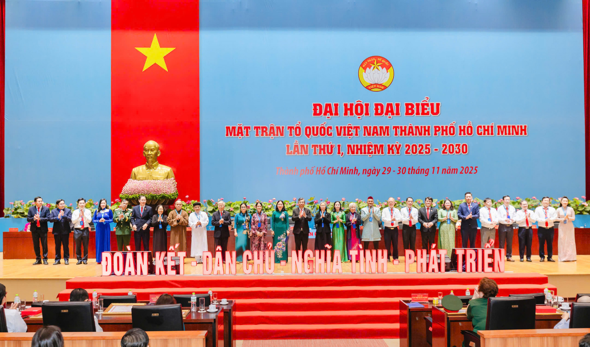 Đoàn Đại biểu dự Đại hội Đại biểu toàn quốc MTTQ Việt Nam nhiệm kỳ 2026-2031 ra mắt đại hội