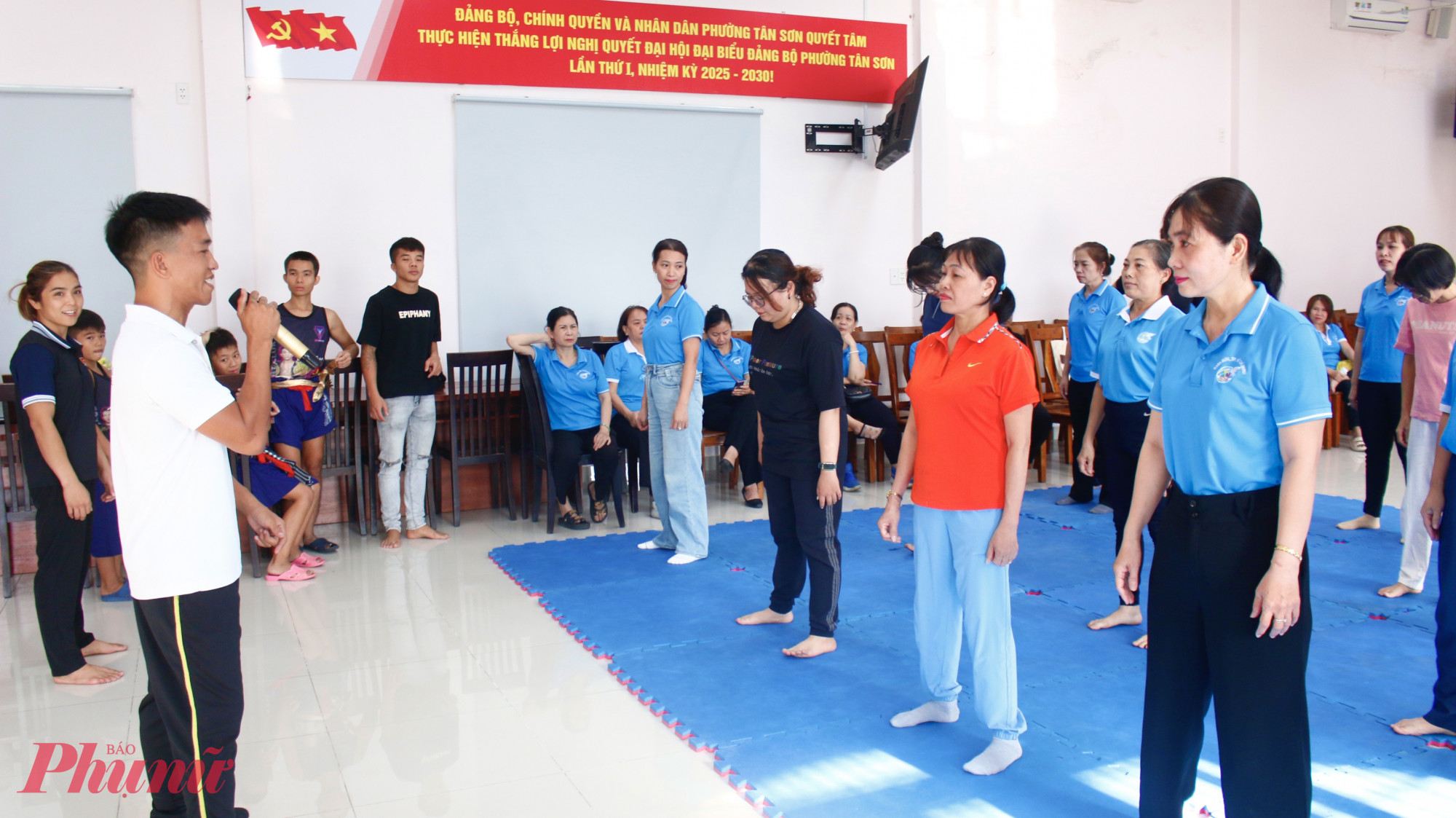 Lớp võ tự vệ dành cho cán bộ, hội viên phụ nữ và nữ thanh tại phường Tân Sơn