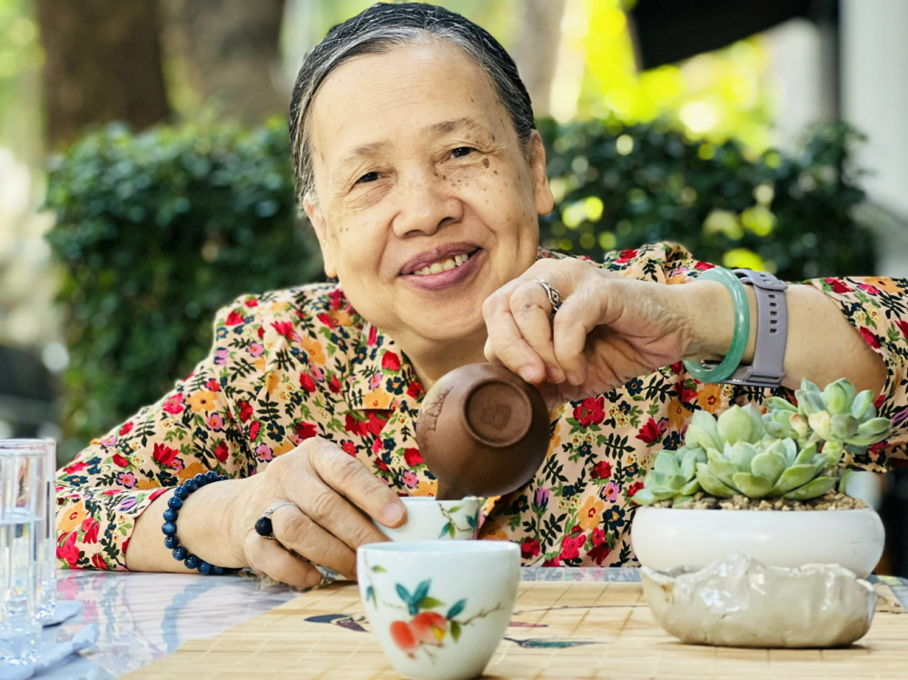 Tuổi 80 với đàn guitar, thiền và vẽ Ở tuổi ngoài 80, người con gái Hà Nội xưa vẫn giữ được đôi mắt sáng, nụ cười rạng rỡ - Ảnh do nhân vật cung cấp