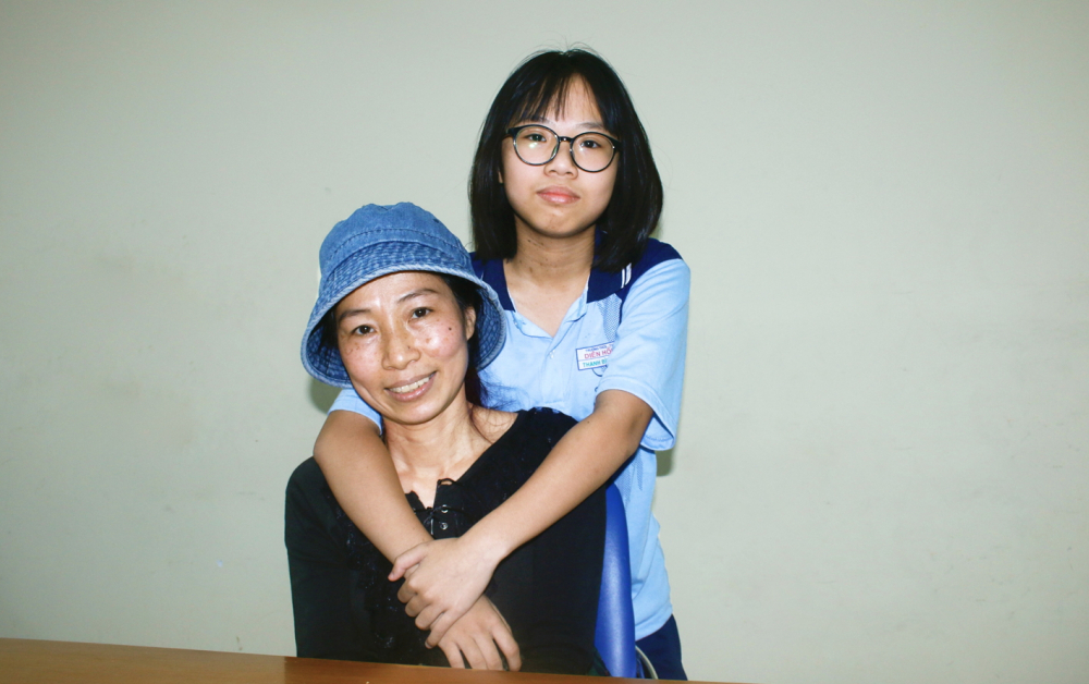 Tình yêu thương, trách nhiệm cho ta lối sống đẹp Em Trần Mai Thanh Bình và mẹ