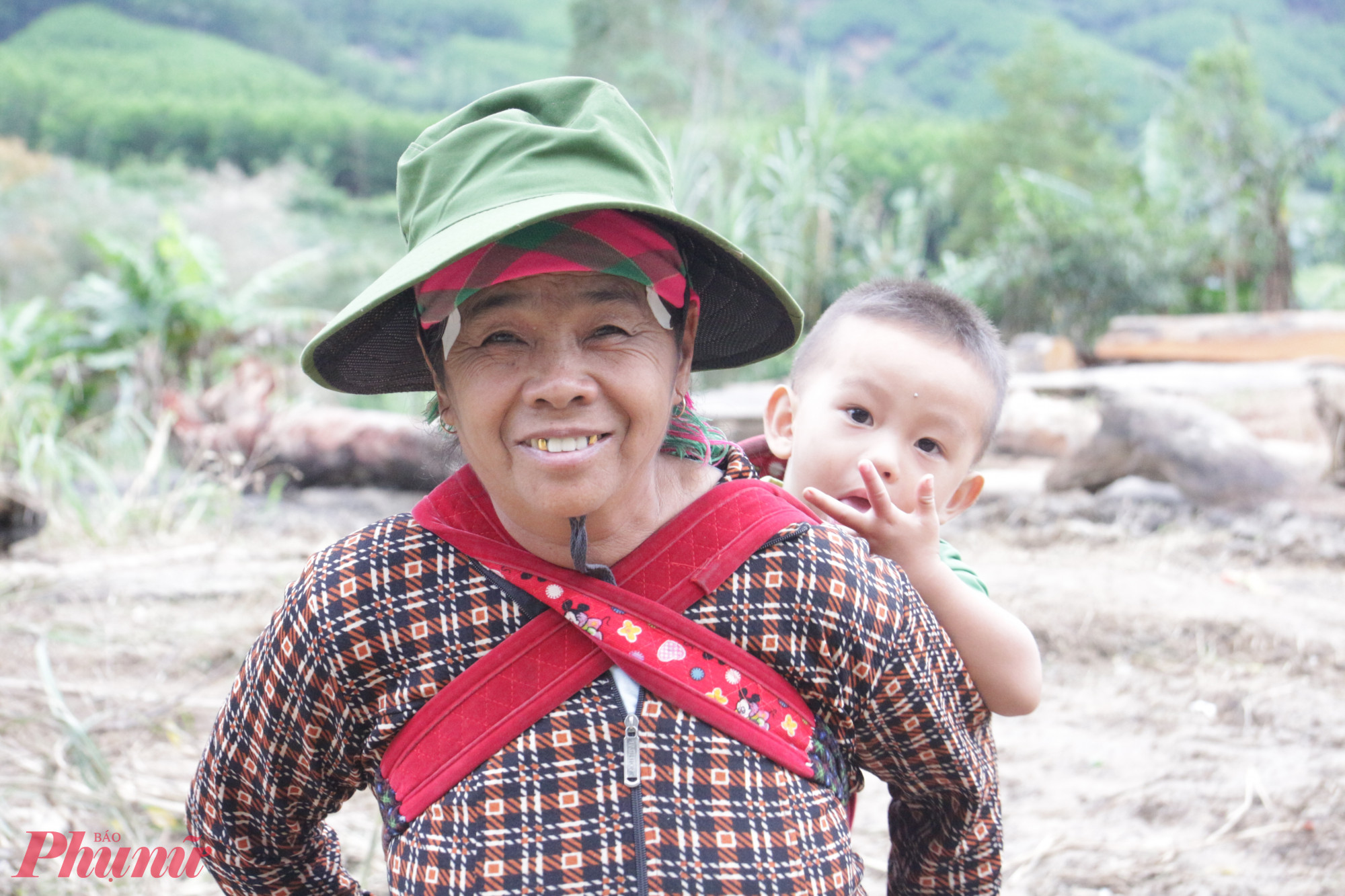 Dẫu cuộc sống sau lũ vẫn còn nhiều thử thách, nhưng nụ cười đã trở lại trên gương mặt nhiều người dân Yang Mao. Họ tin rằng, chỉ cần giữ được mạng sống trước sự tàn khốc của thiên tai thì mọi gian nan rồi cũng sẽ vượt qua.