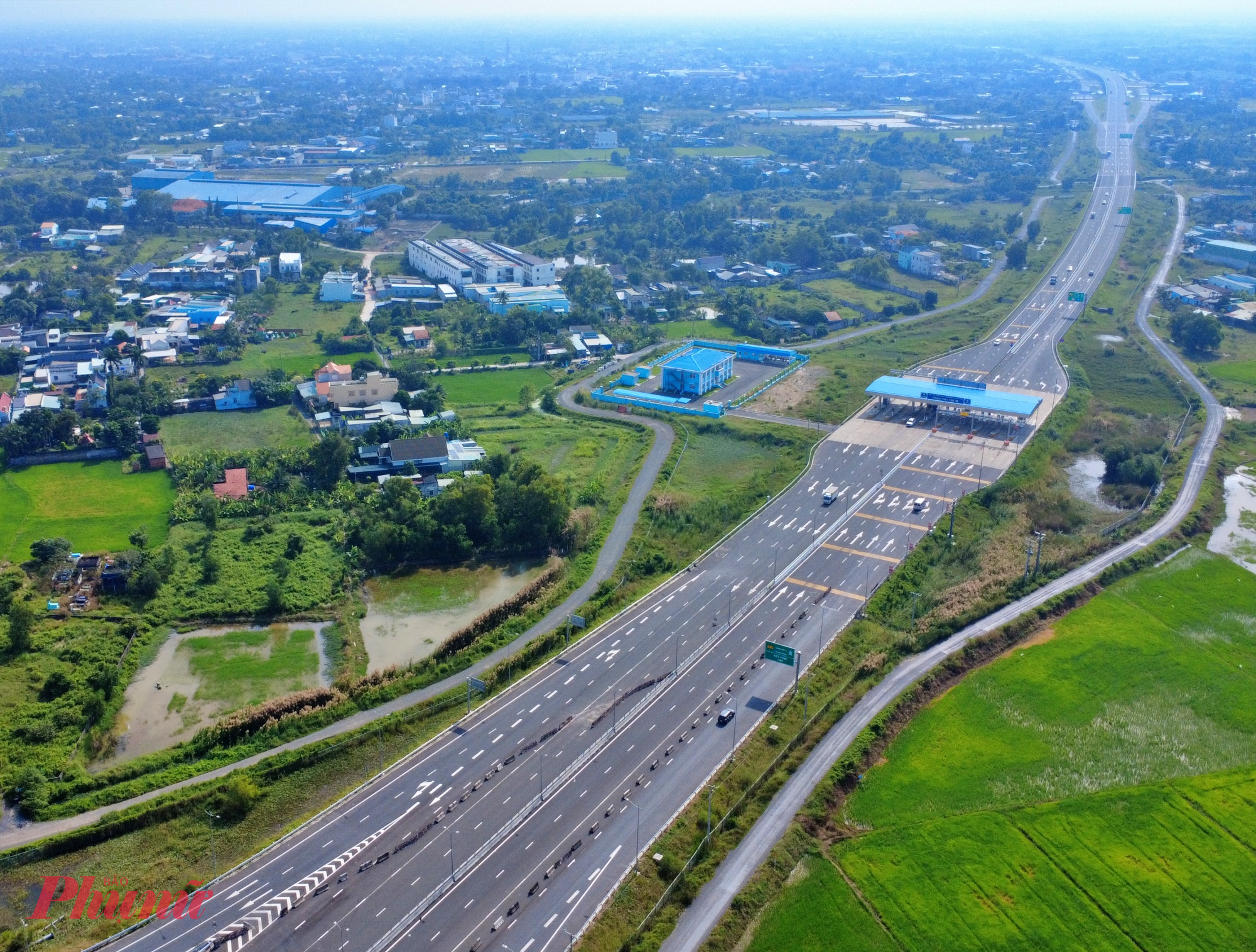 Trạm thu phí cao tốc Bến Lức - Long Thành gần nút giao Mỹ Yên của Vành đai 3.