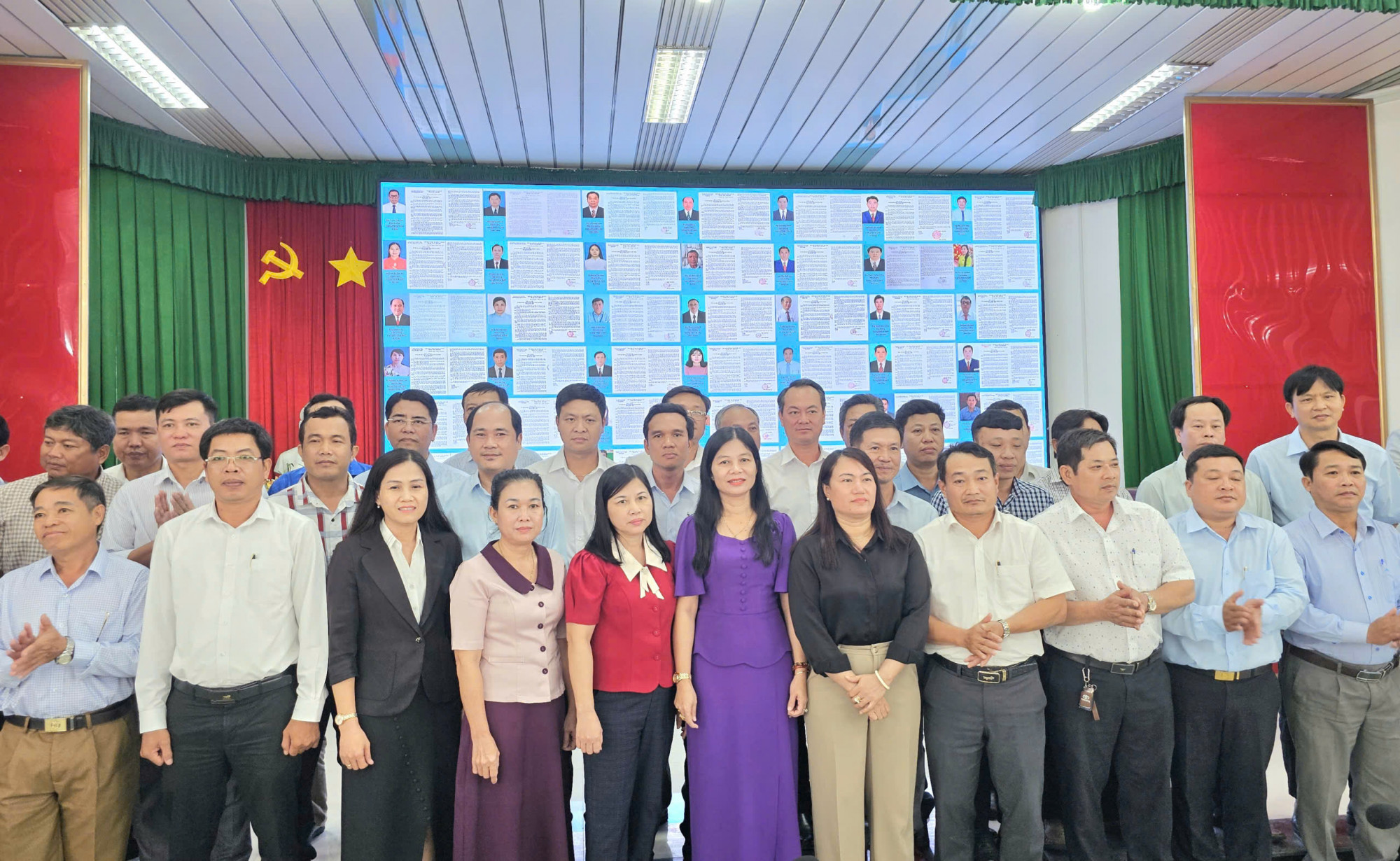 127 trường học trên địa bàn tỉnh An Giang ký cam kết không để xảy ra bạo lực học đường - Ảnh Phú Hữu