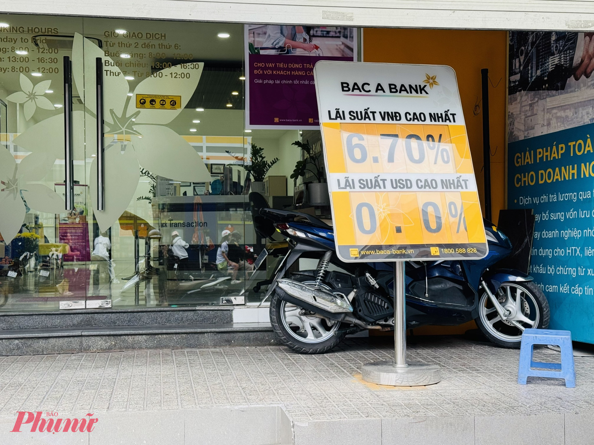 Trong tháng 11/2025, nhiều ngân hàng tăng mạnh lãi suất huy động - Ảnh: Thanh Hoa