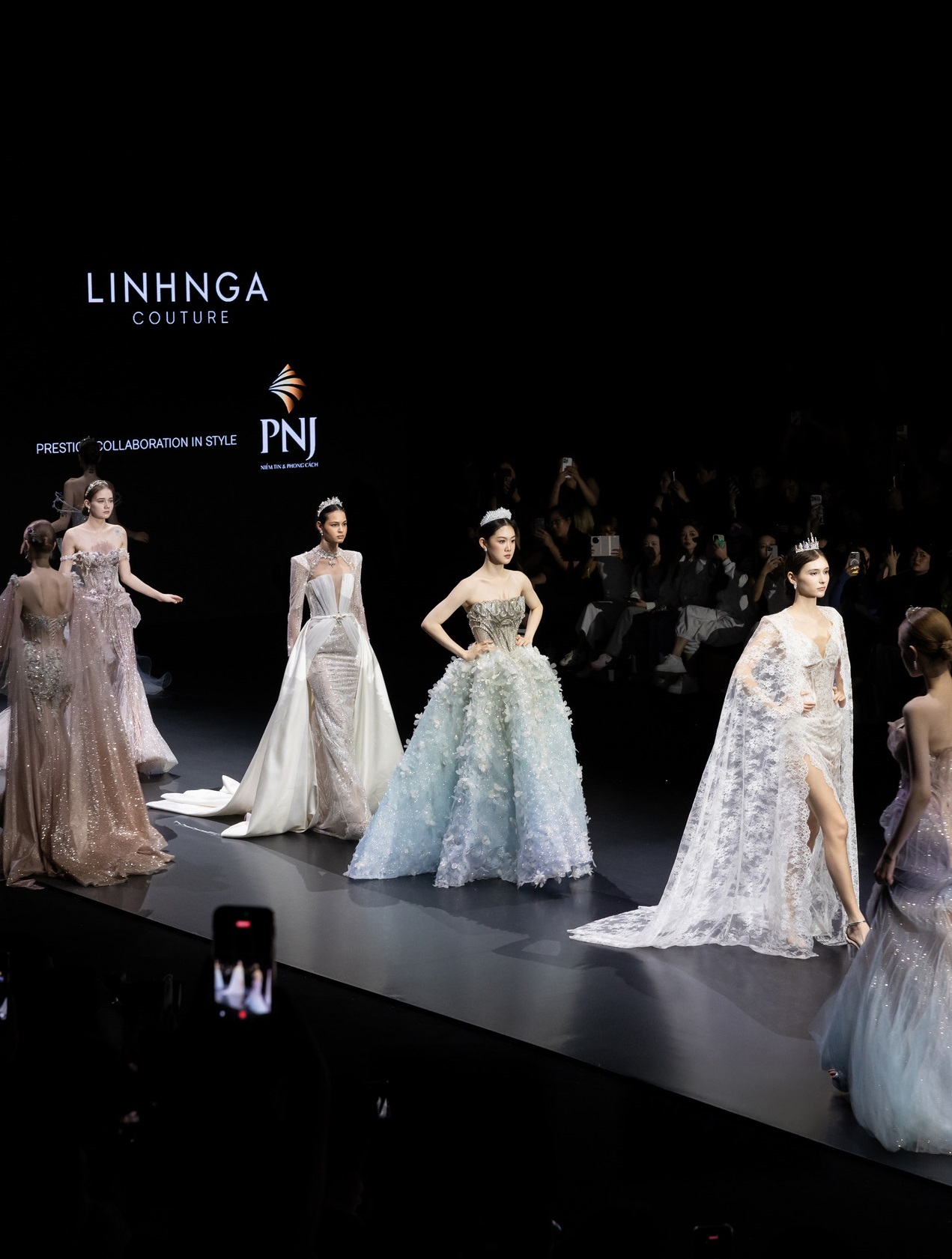 PNJ và Linh Nga Couture lan tỏa tinh hoa Việt tại Tuần lễ thời trang cưới Sanya - Ảnh: BTC Sanya Bridal Fashion Week 2025