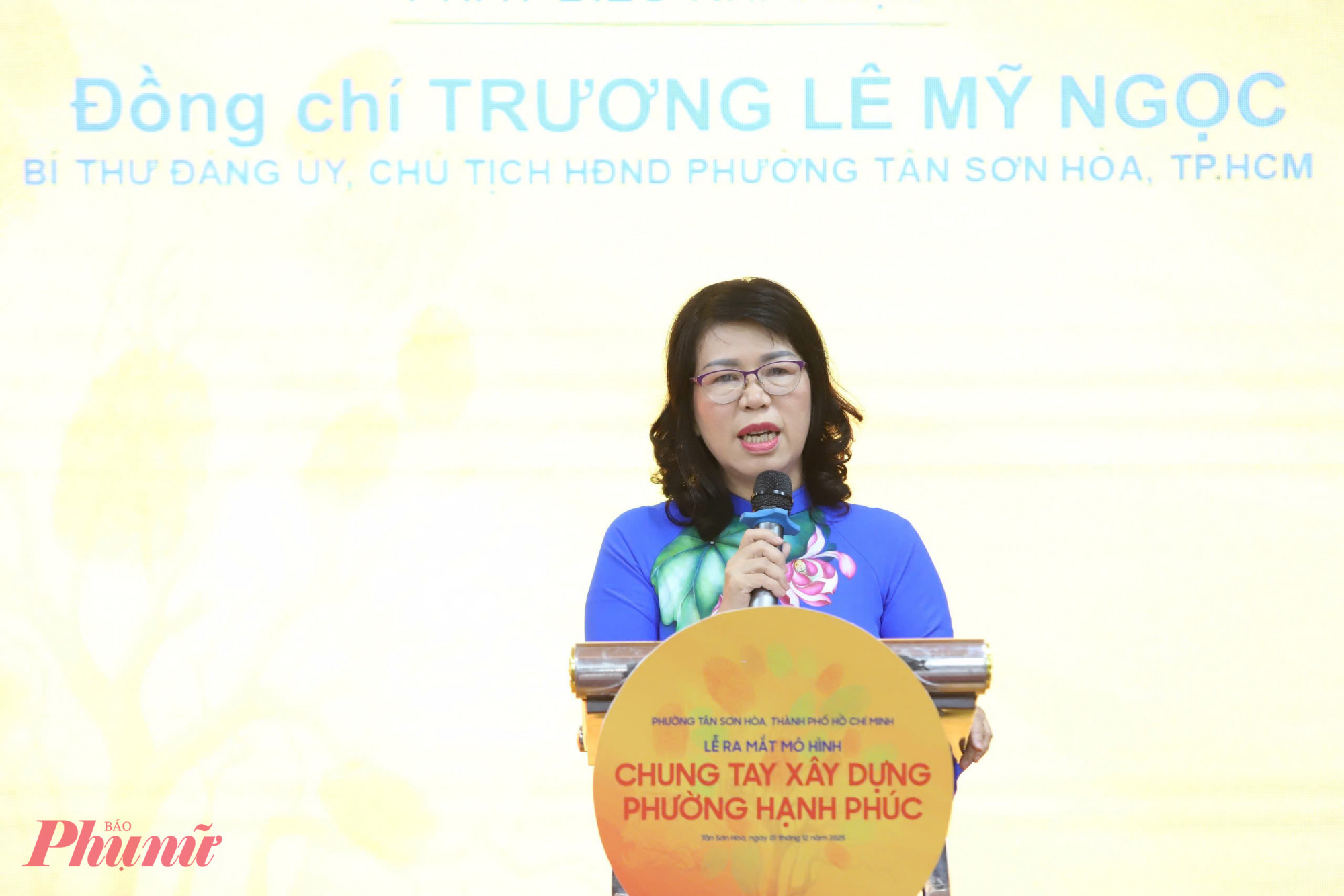 Bà Trương Lê Mỹ Ngọc, Bí thư Đảng ủy – Chủ tịch HĐND phường, phát biểu về định hướng xây dựng phường hạnh phúc từ những giá trị đời thường - Ảnh: Thanh Tâm
