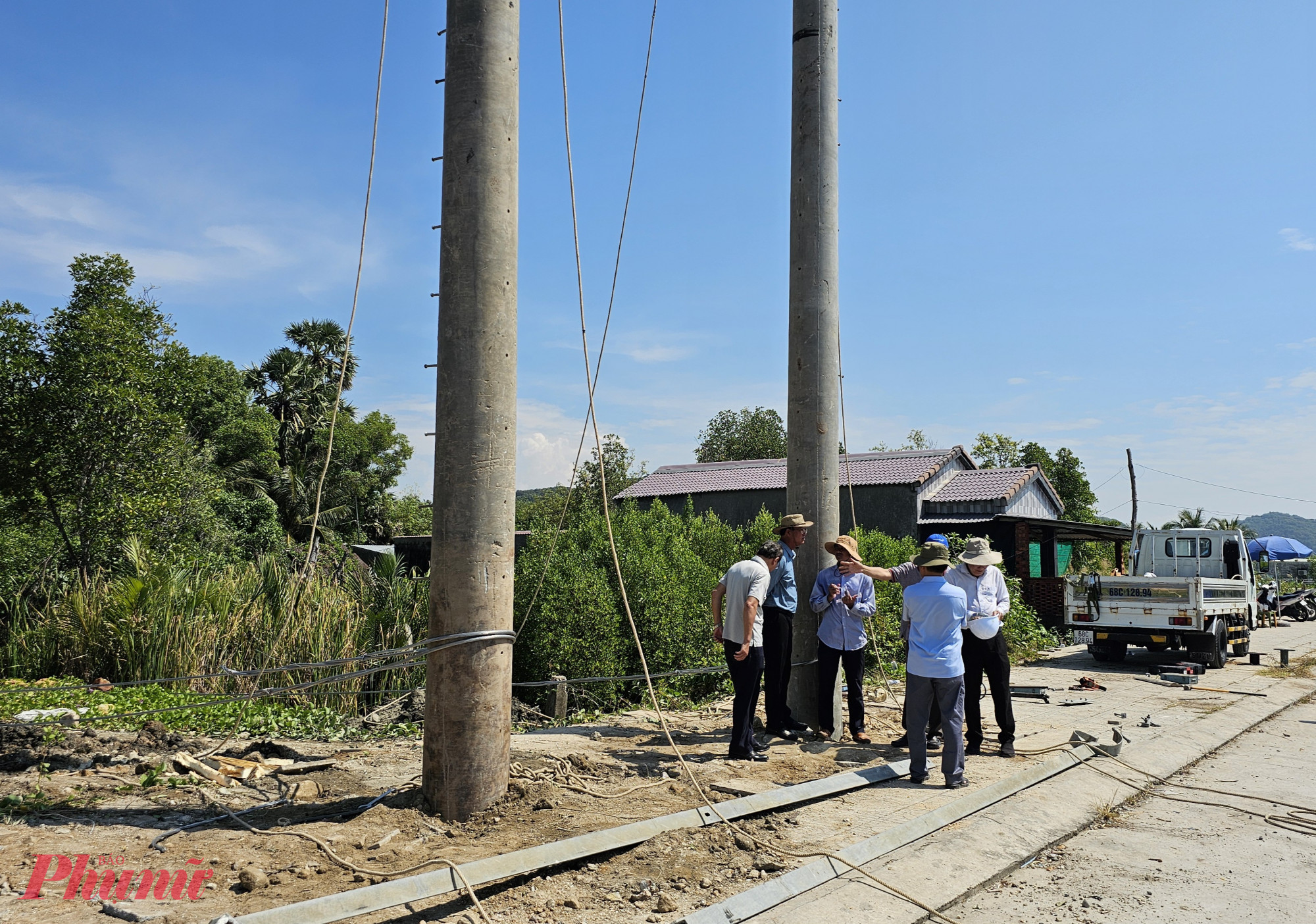 Sau khi tham vấn ý kiến các đơn vị chuyên môn, các công ty có kinh nghiệm, năng lực thi công, xử lý cáp ngầm 110kV trên cả nước. Tổng công ty Điện lực miền Nam thống nhất phương án xử lý cấp điện tạm trong thời gian ngắn nhất để khôi phục cấp điện cho đặc khu Phú Quốc.