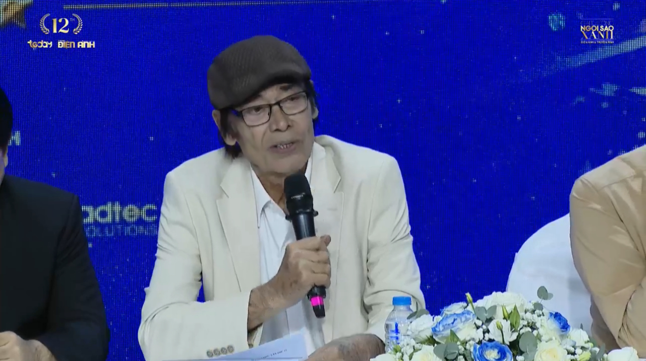 NSND Đào Bá Sơn trả lời phỏng vấn trong họp báo vào chiều 2/12 tại TPHCM