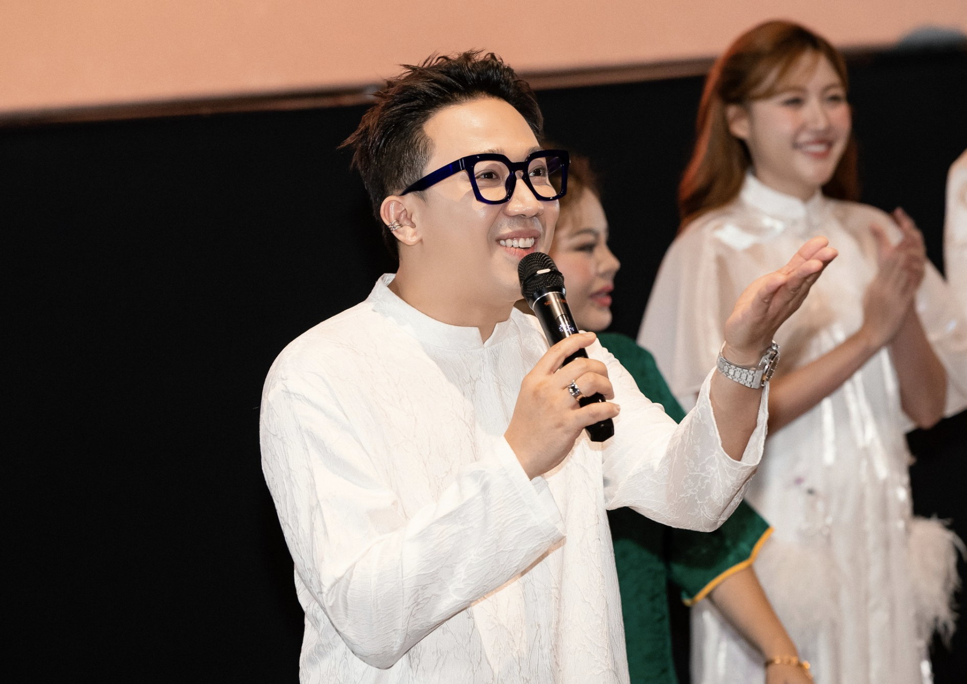 Trấn Thành và các diễn viên phim Bộ tứ báo thủ 