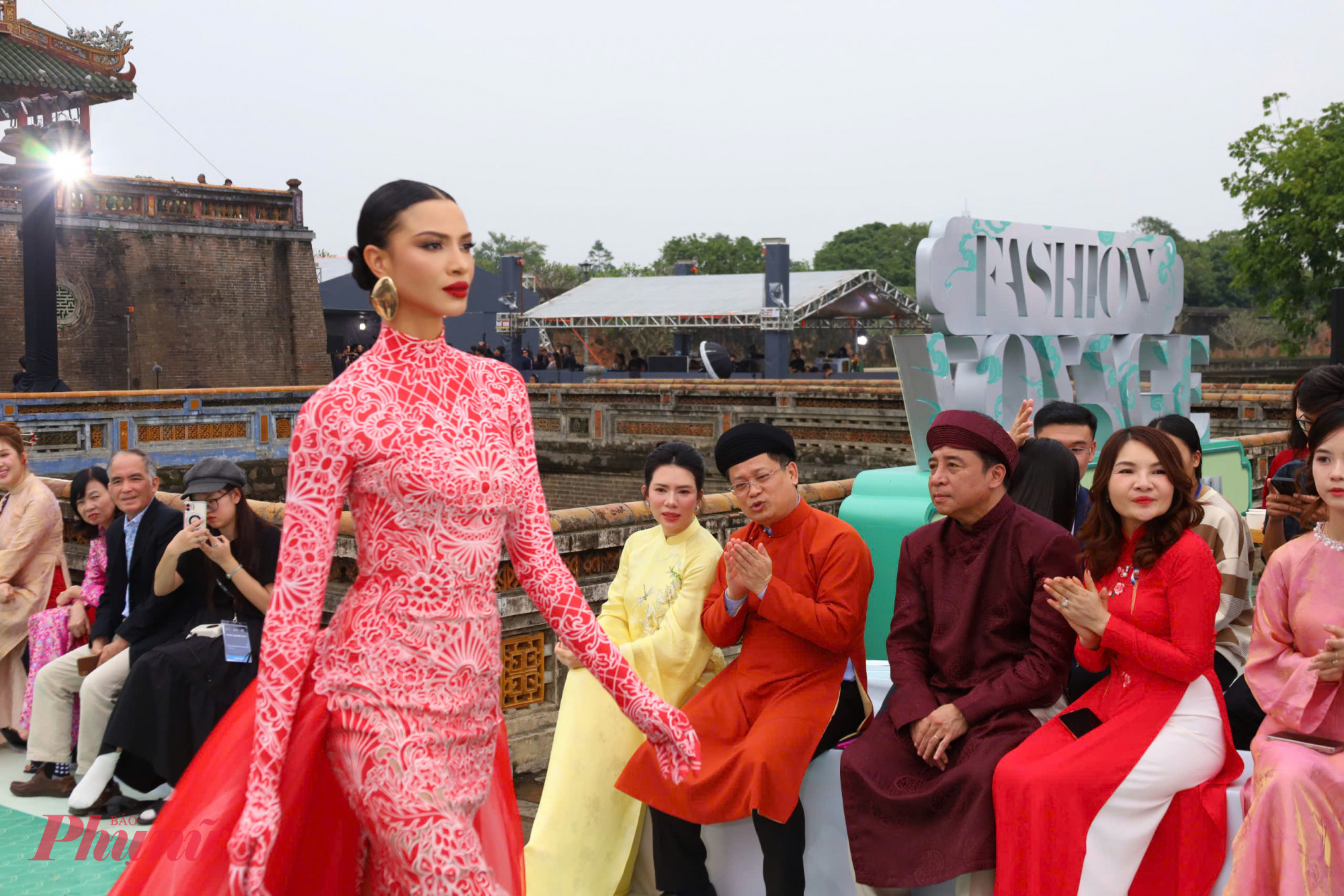 Nhà thiết kết Lê Thanh Hòa