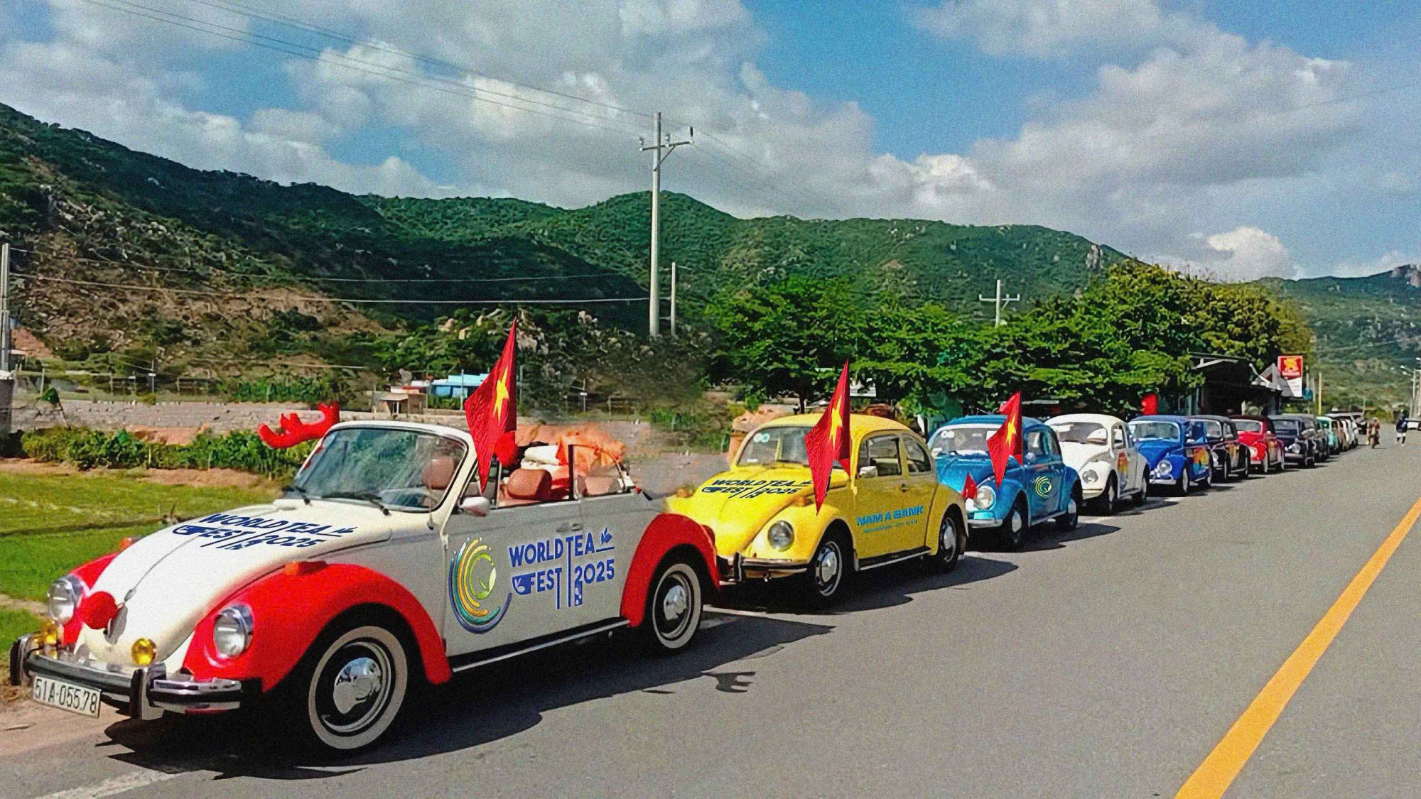 Tuyến đường trung tâm Đà Lạt và Bảo Lộc sẽ sôi động sắc màu carnival với dàn xe cổ cùng các mô hình xe sáng tạo lấy cảm hứng từ văn hóa trà của Việt Nam và các quốc gia trên thế giới