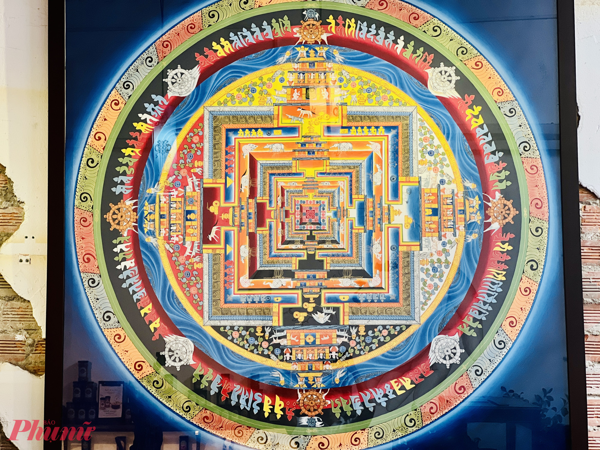 “Shamballa” bắt nguồn từ Tây Tạng, tiếng Phạn có nghĩa là nơi an bình, tĩnh tại và hạnh phúc. 