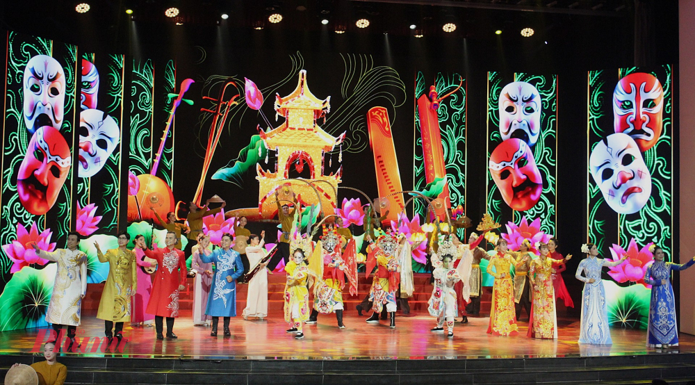 Văn nghệ sĩ TPHCM cần phát huy tính sáng tạo để tiếp tục xây dựng và phát triển văn học, nghệ thuật trong thời kỳ mới.