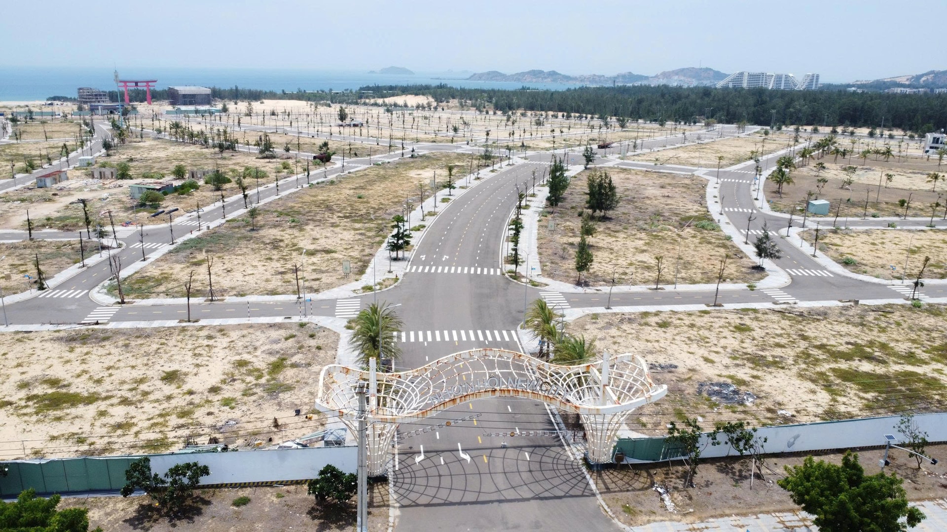 Gần 7 mua đất, nhưng hầu hết người dân Nhơn Hội New City không thể xây nhà ở vì đất không có giấy chủ quyền  