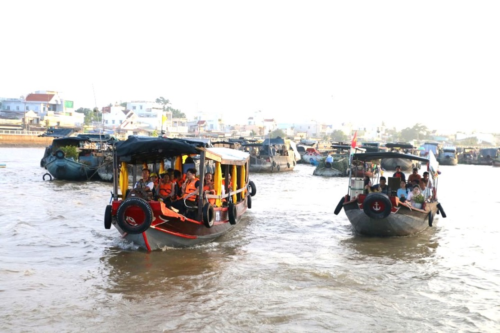 Chợ nổi Cái Răng - luôn thu hút đông du khách tham quan