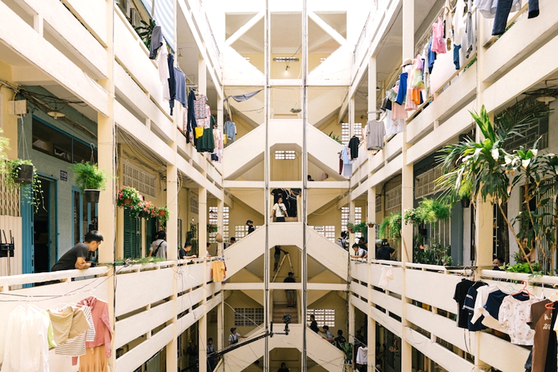 Bối cảnh chung cư cũ An Bình được nhiều người biết đến từ sau phim Mai - Ảnh do đoàn phim cung cấp