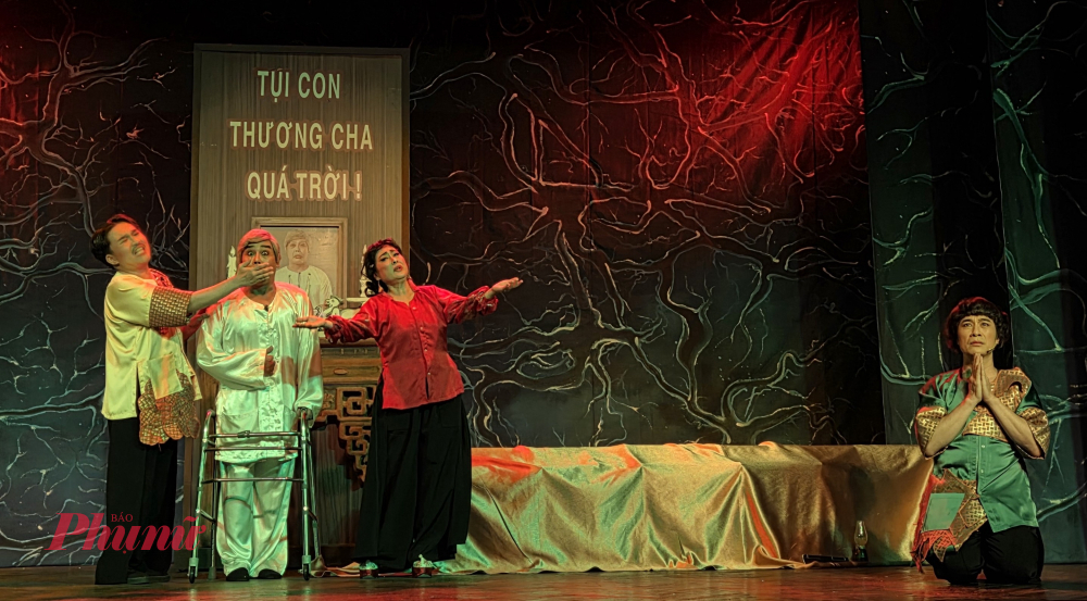 Lựa chọn của vợ chồng người anh và người em trong Ăn khế trả vàng