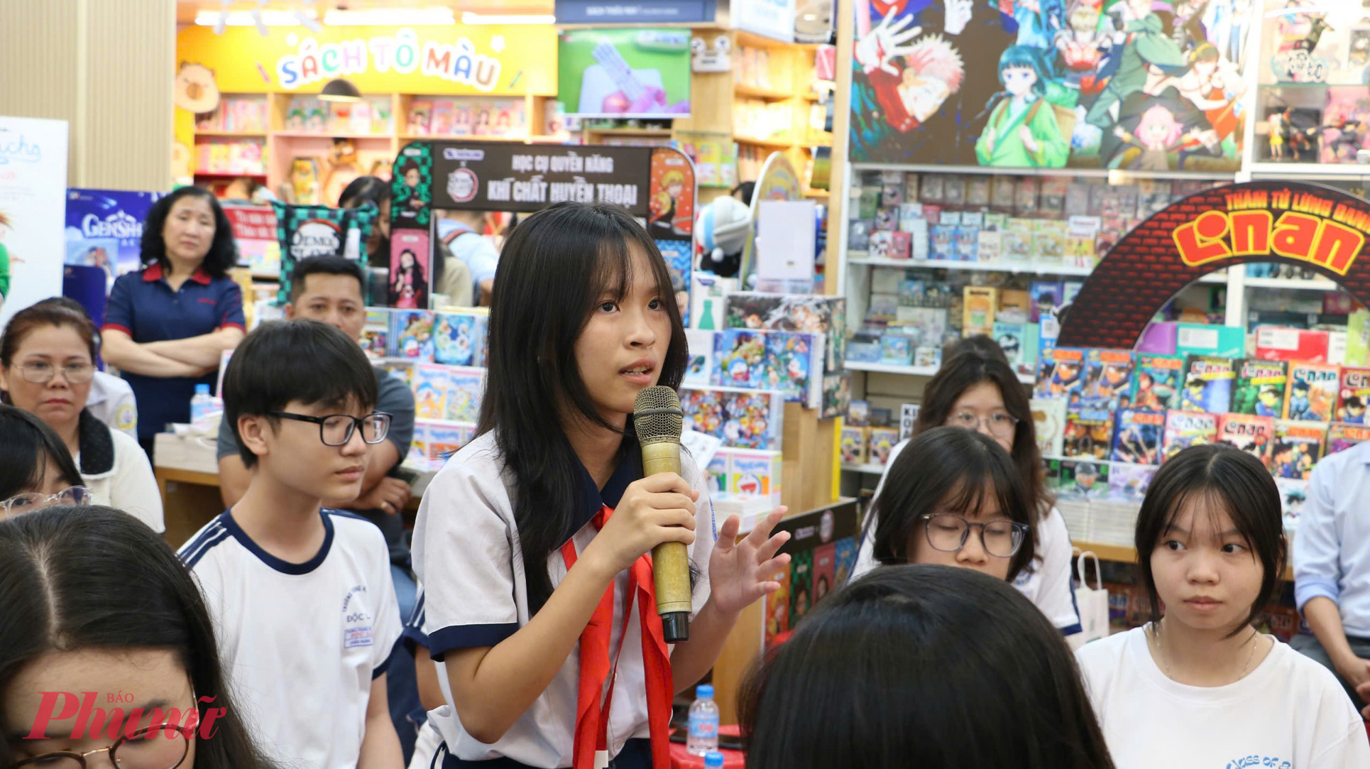 Học sinh giao lưu tại chương trình - Ảnh: Trang Thư