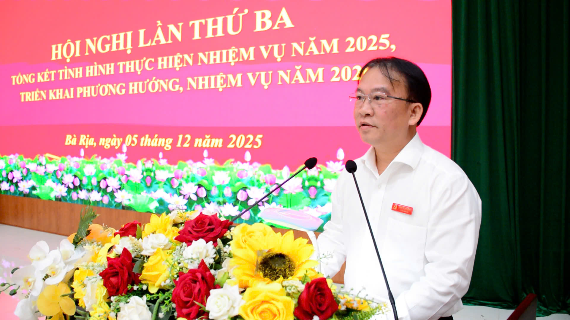 ông Trần Tuấn Lĩnh - Ủy viên Ban Thường vụ Thành ủy, Bí thư Đảng ủy, Chủ tịch HĐND phường - phát biểu tại hội nghị - Ảnh: Bích Liên 