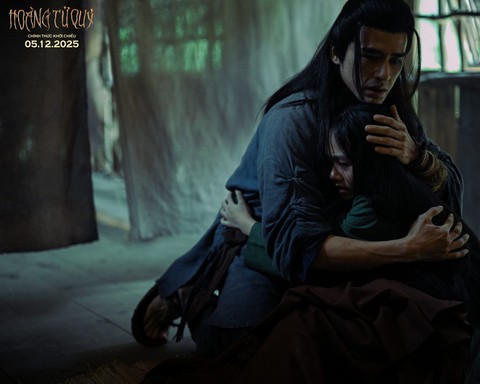 Lương Thế Thành (trái) tái xuất ấn tượng sau hơn chục năm vắng bóng màn ảnh rộng