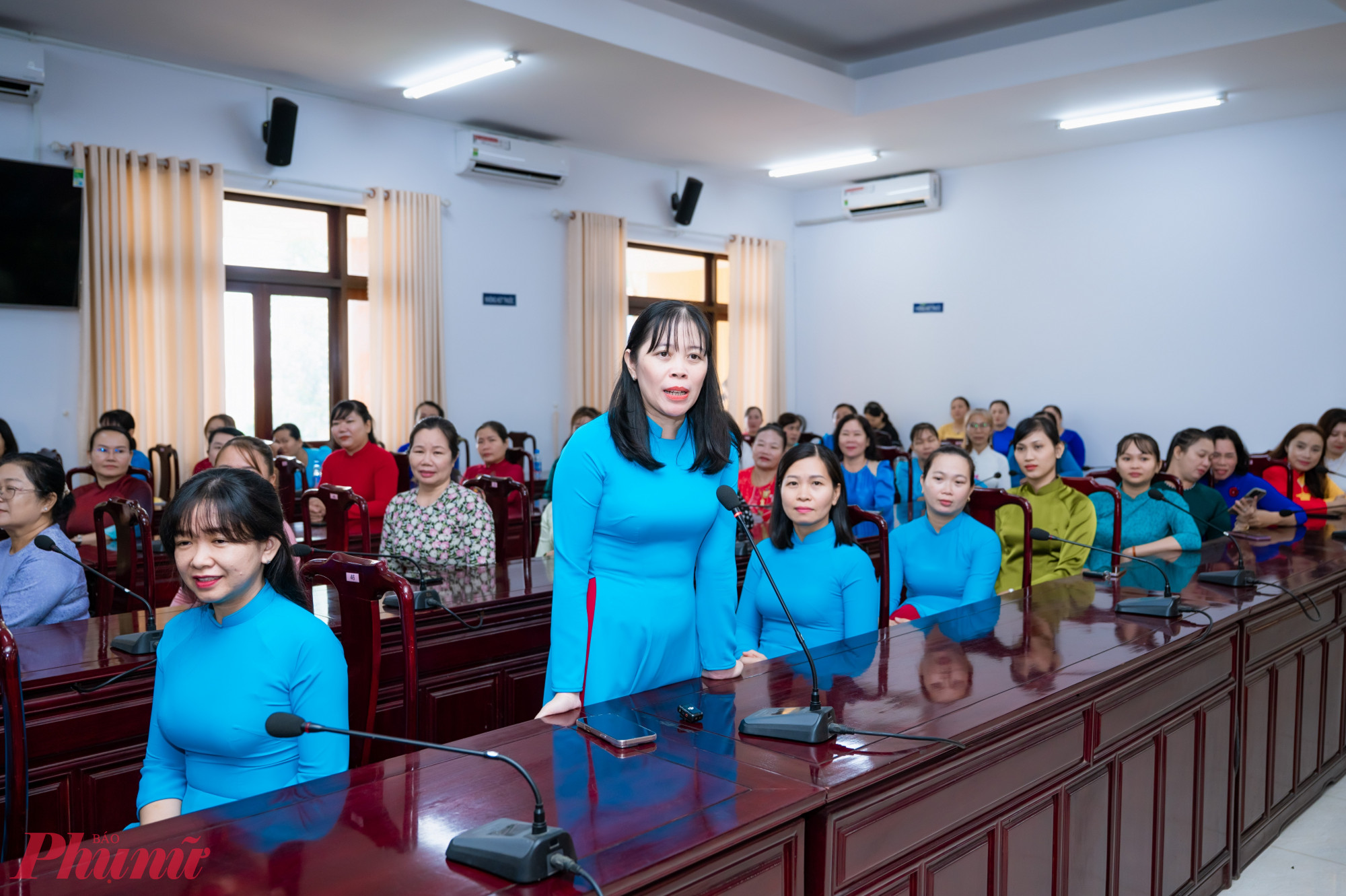 Cán bộ Hội chia sẻ góc nhìn của mình về những kỹ năng người cần trau dồi- Ảnh: Hội LHPN TPHCM