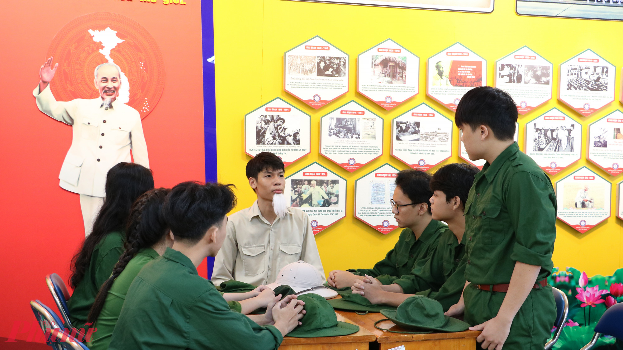 Vòng chung kết diễn ra ngay tại Không gian văn hóa Hồ Chí Minh của trường - Ảnh: Trang Thư