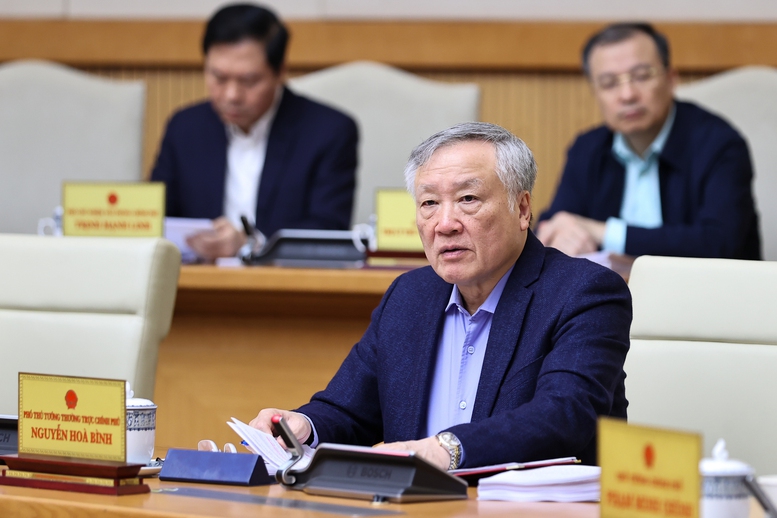 Thủ tướng: Phải bảo đảm 'mọi người đều có nhà, mọi gia đình đều có Tết' Phó Thủ tướng Thường trực Chính phủ Nguyễn Hòa Bình phát biểu - Ảnh: VGP/Nhật Bắc