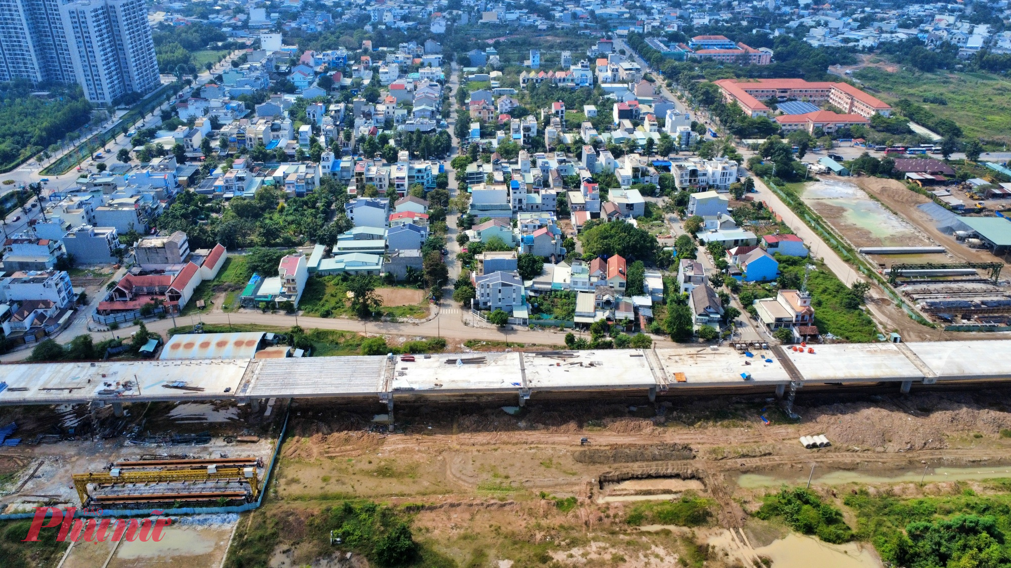 Thông xe kỹ thuật là một mốc tiến độ quan trọng, khẳng định dự án đã cơ bản hoàn thành phần hạ tầng chính, đảm bảo các yêu cầu về kỹ thuật và an toàn kết cấu. 