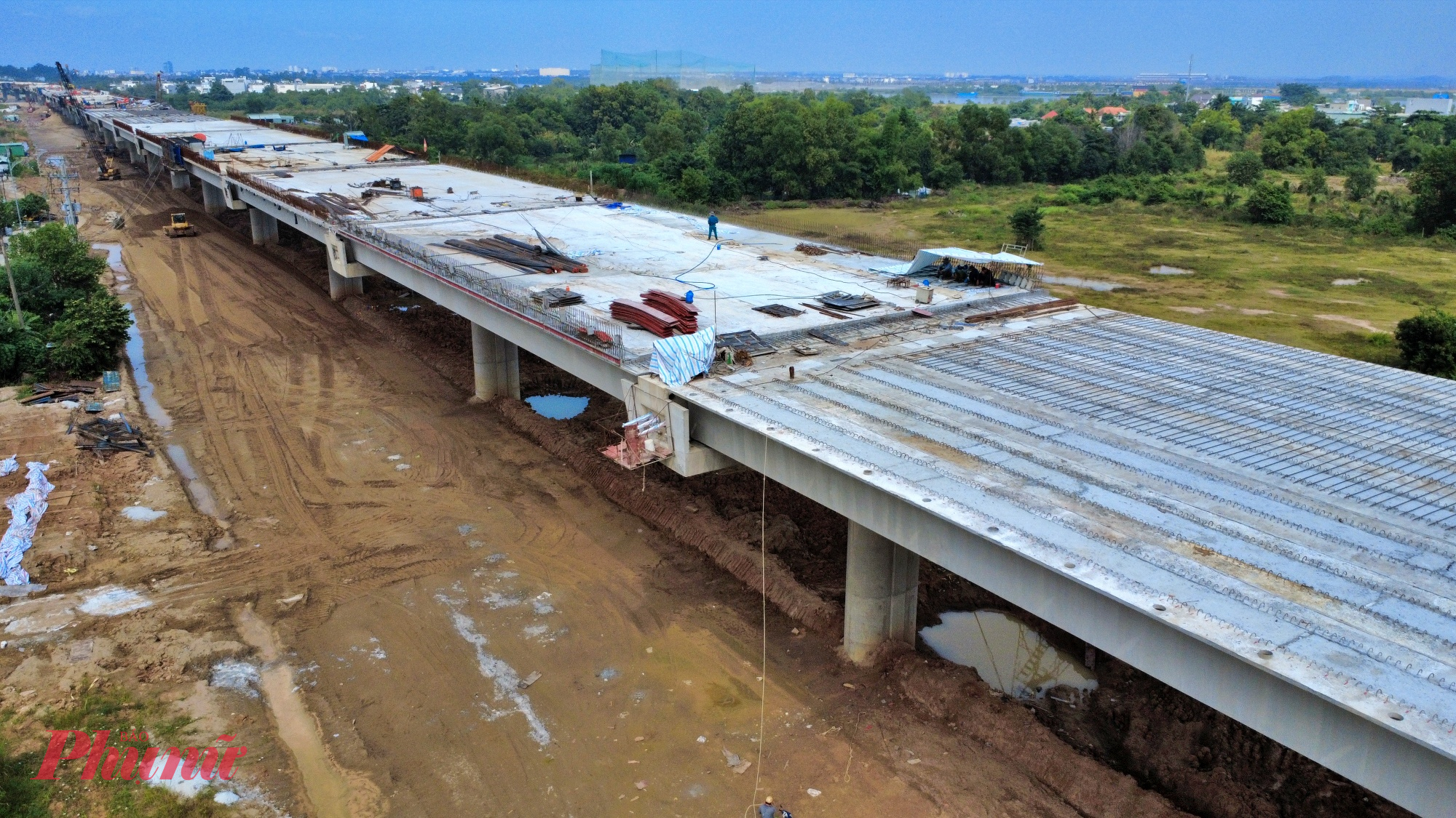 Theo Ban Giao thông, tiến độ tổng thể của đoạn này, tính từ cao tốc TP.HCM - Long Thành - Dầu Giây đến nút giao Tân Vạn, hiện mới đạt khoảng 83% khối lượng công việc