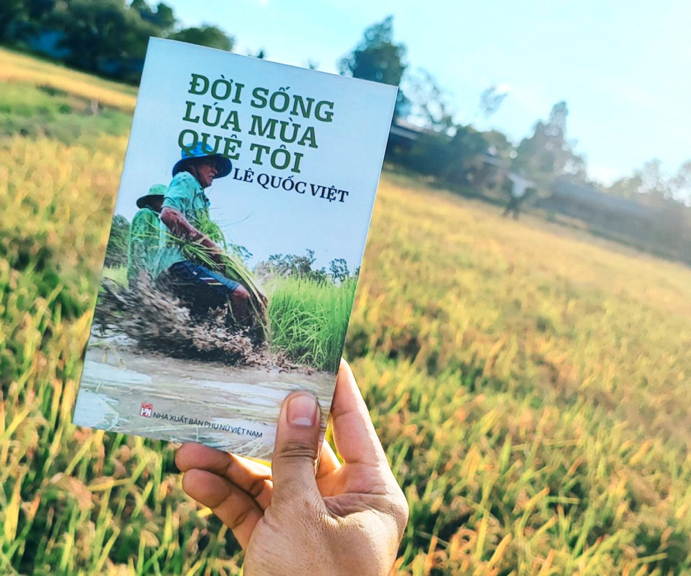 Các đầu sách viết về lúa mùa và nông thôn của kỹ sư Lê Quốc Việt được giới thiệu tại sự kiện - Nguồn ảnh: luamuatuviet