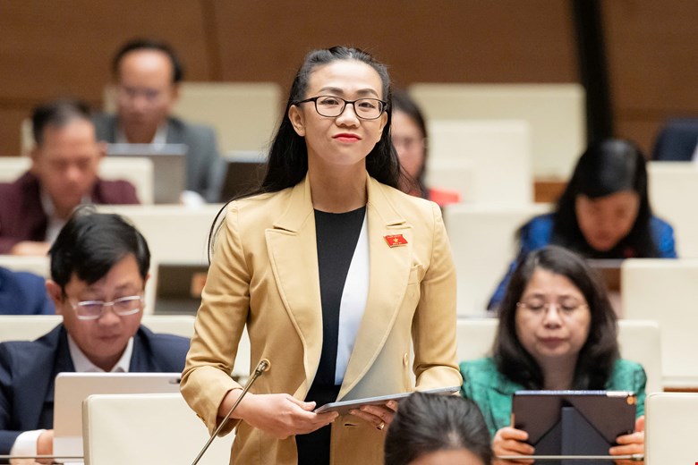 Đại biểu Trịnh Thị Tú Anh (tỉnh Lâm Đồng)