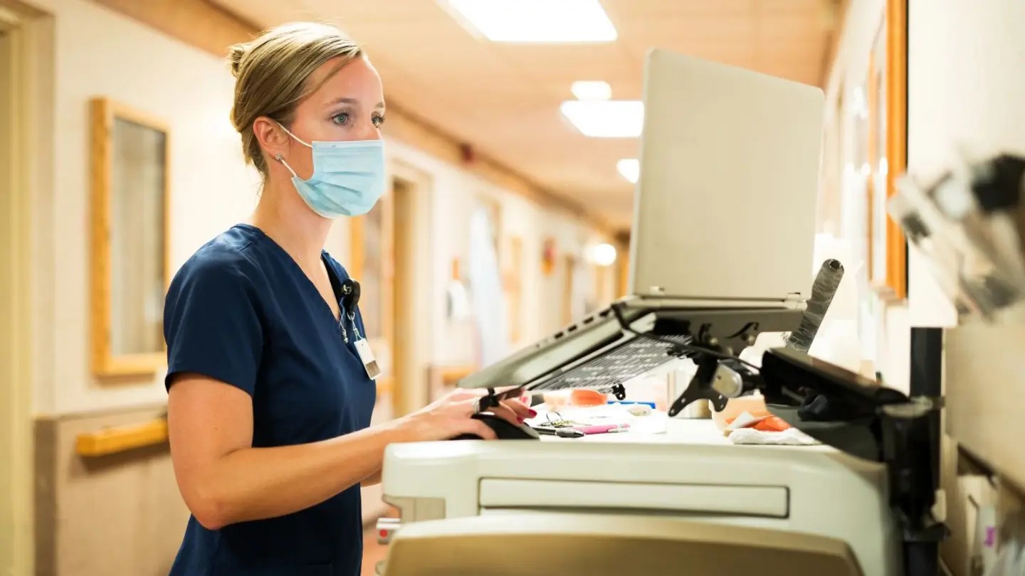 Những cuộc tấn công mạng nhắm vào hệ thống bệnh viện ngày càng trở nên phổ biến khắp thế giới - Ảnh minh họa: iStock