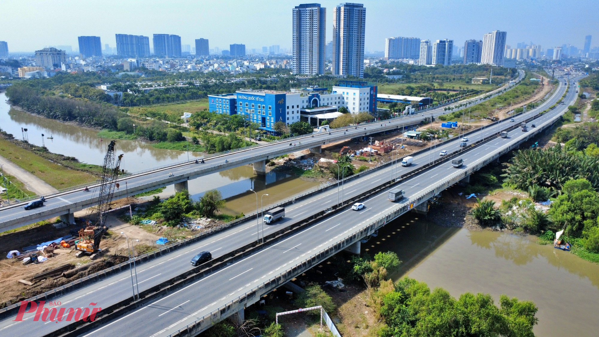 Để giải quyết dứt điểm tình trạng trên, Ban Quản lý dự án đầu tư xây dựng các công trình giao thông TPHCM (Ban Giao thông) đã triển khai dự án cải tạo, mở rộng đường dẫn. Dự án có tổng chiều dài 3,2km, tổng mức đầu tư hơn 915 tỉ đồng từ ngân sách thành phố.