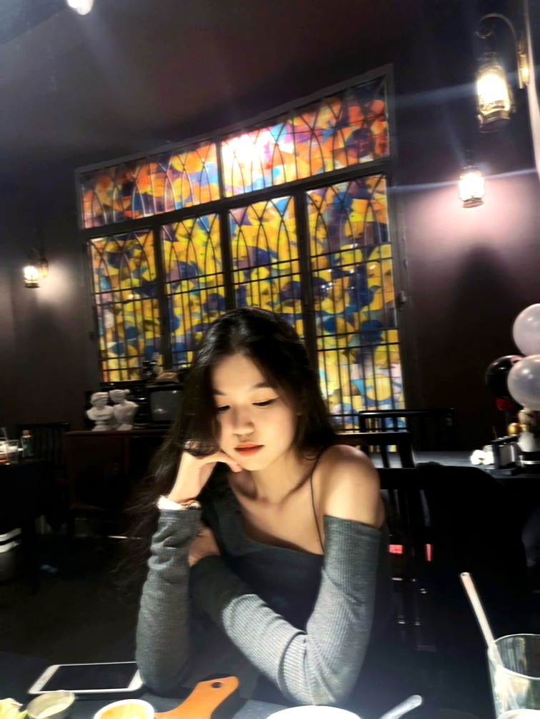 Triển khai thực hiện Nghị định 282/2025/NĐ-CP: Cần cơ chế bảo vệ người dám lên tiếng “Chúng tôi cần một cơ chế hỗ trợ bảo mật, dịch vụ tư vấn tâm lý đáng tin cậy và những đường dây nóng riêng dành cho nạn nhân bạo lực gia đình” - Thùy Trang - sinh viên Trường đại học Ngoại ngữ - Tin học TPHCM - Ảnh do nhân vật cung cấp