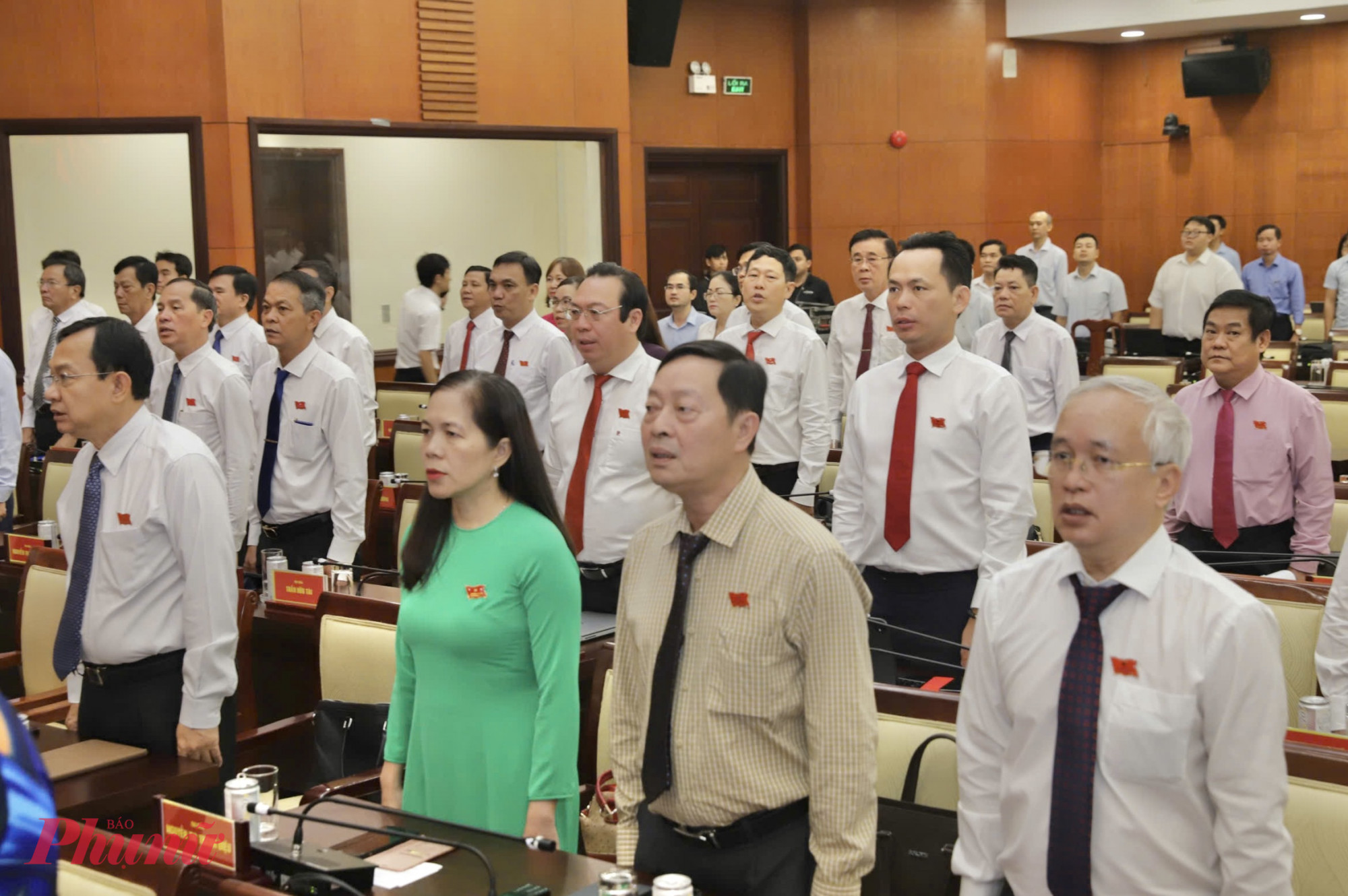 Các đại biểu HĐND tham dự kỳ họp thứ 6 HĐND TPHCM - Ảnh: Phùng Huy