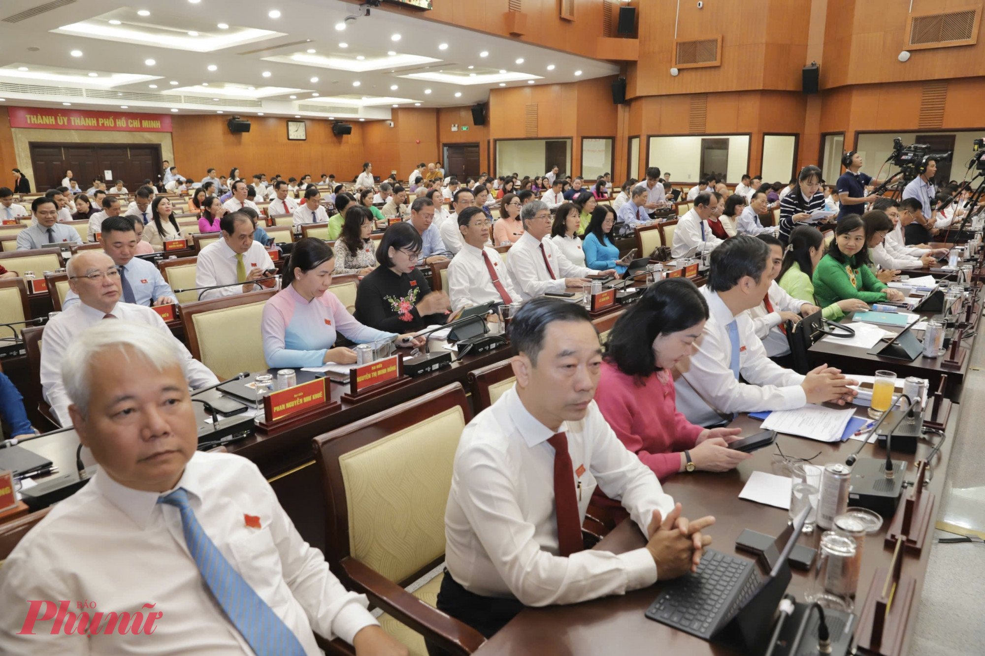 Các đại biểu tham dự Kỳ họp thứ 6 HĐND TPHCM (kỳ họp thường lệ cuối năm 2025), 