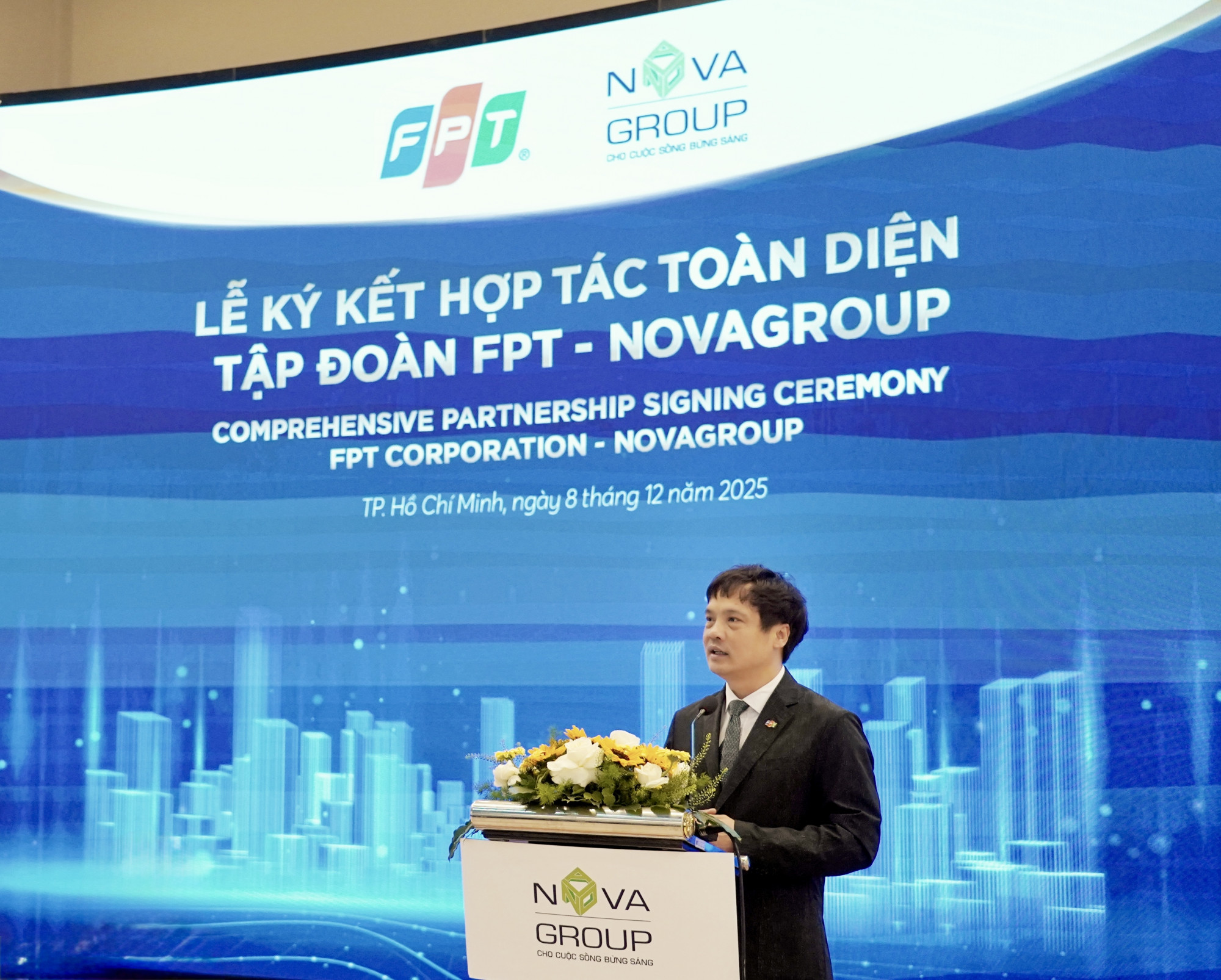 FPT ký kết hợp tác toàn diện với NovaGroup để đẩy nhanh chuyển đổi số Ông Nguyễn Văn Khoa - Tổng giám đốc FPT chia sẻ tại sự kiện ký kết - Ảnh: FPT