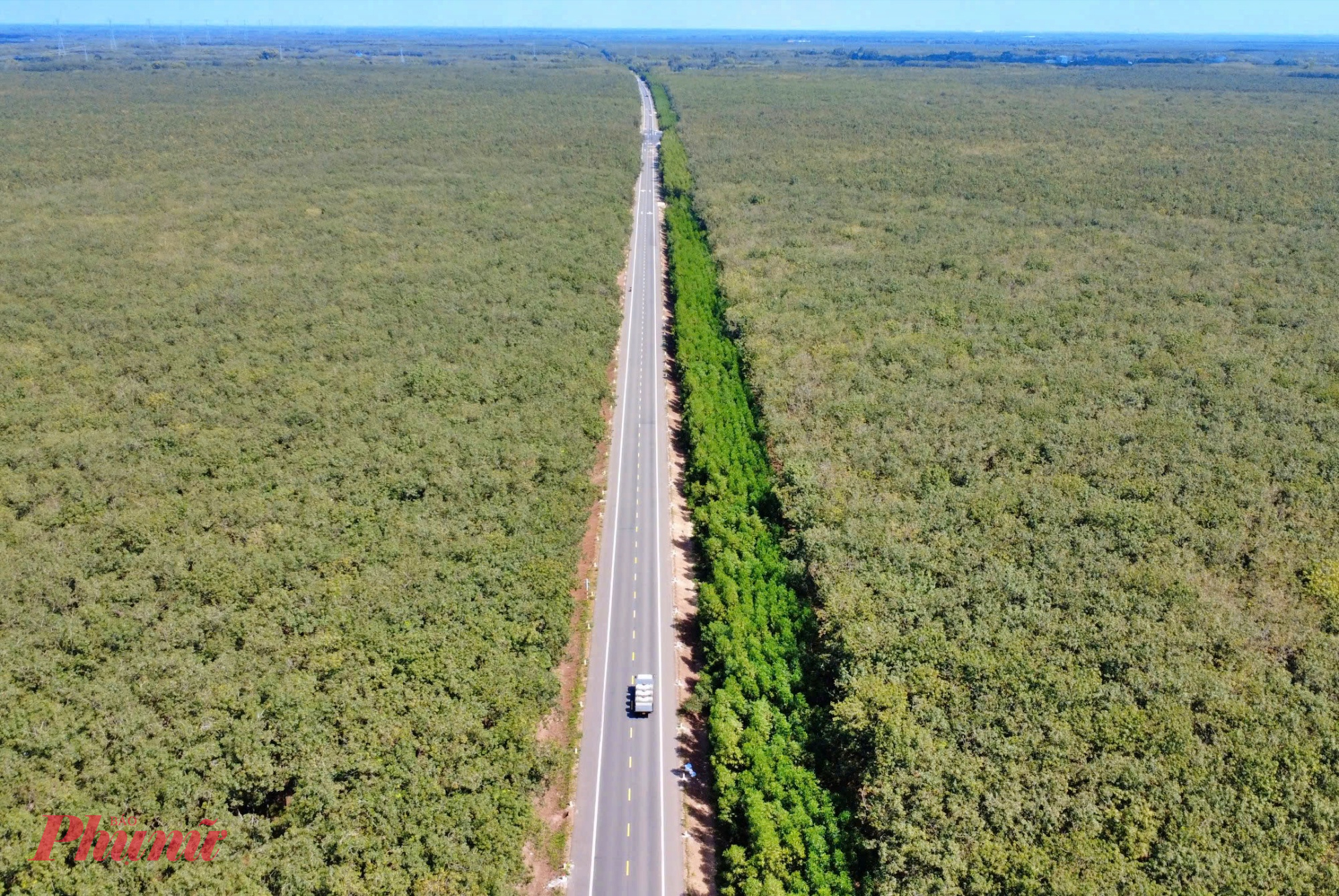 Công trình đi qua huyện Dầu Tiếng và Bàu Bàng, tỉnh Bình Dương trước đây, xuyên rừng cao su xanh mướt.