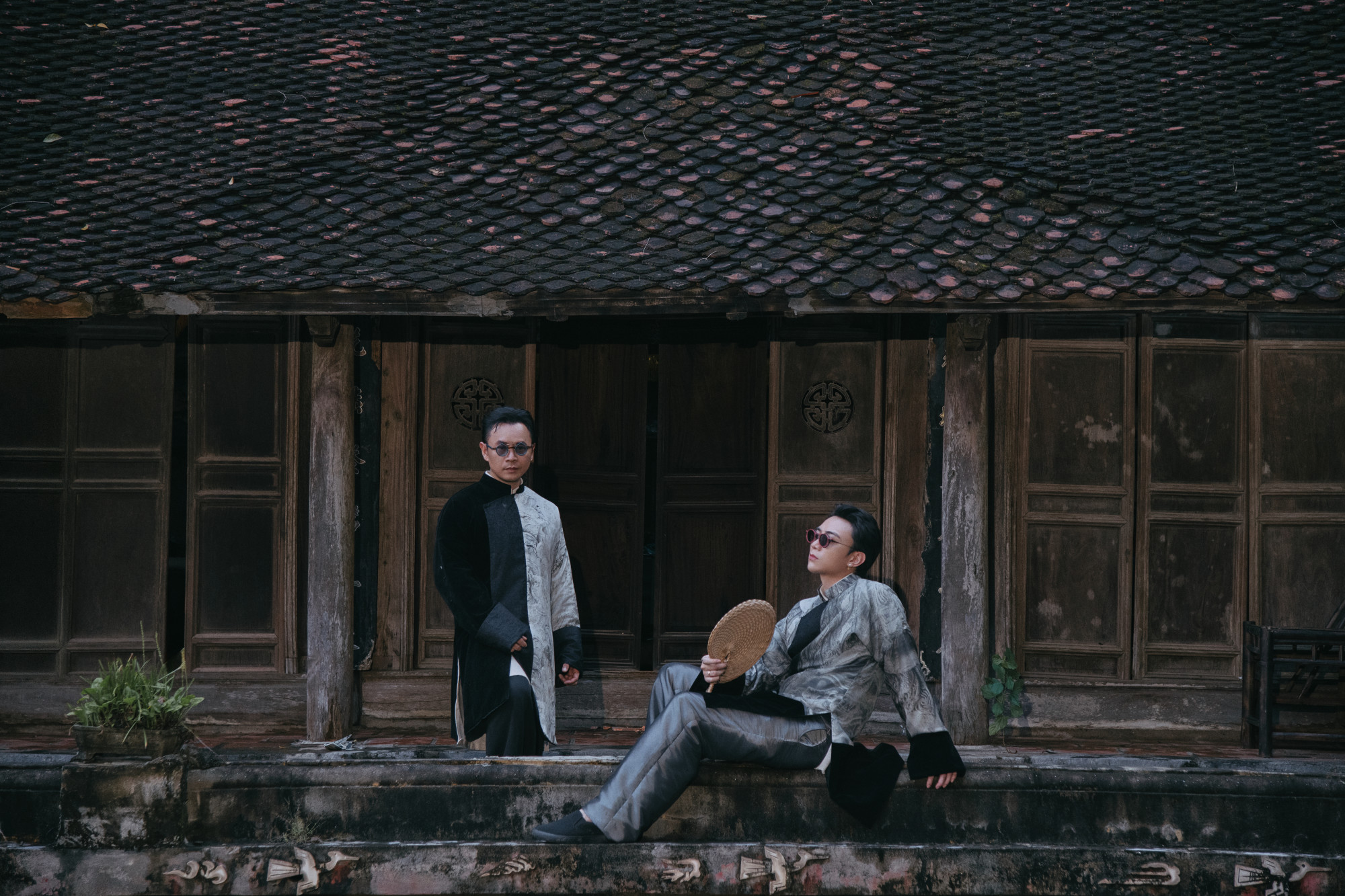 Soobin và Binz trong MV Mục hạ vô nhân - sản phẩm giúp Soobin nhận nhiều đề cử tại giải thưởng lần này